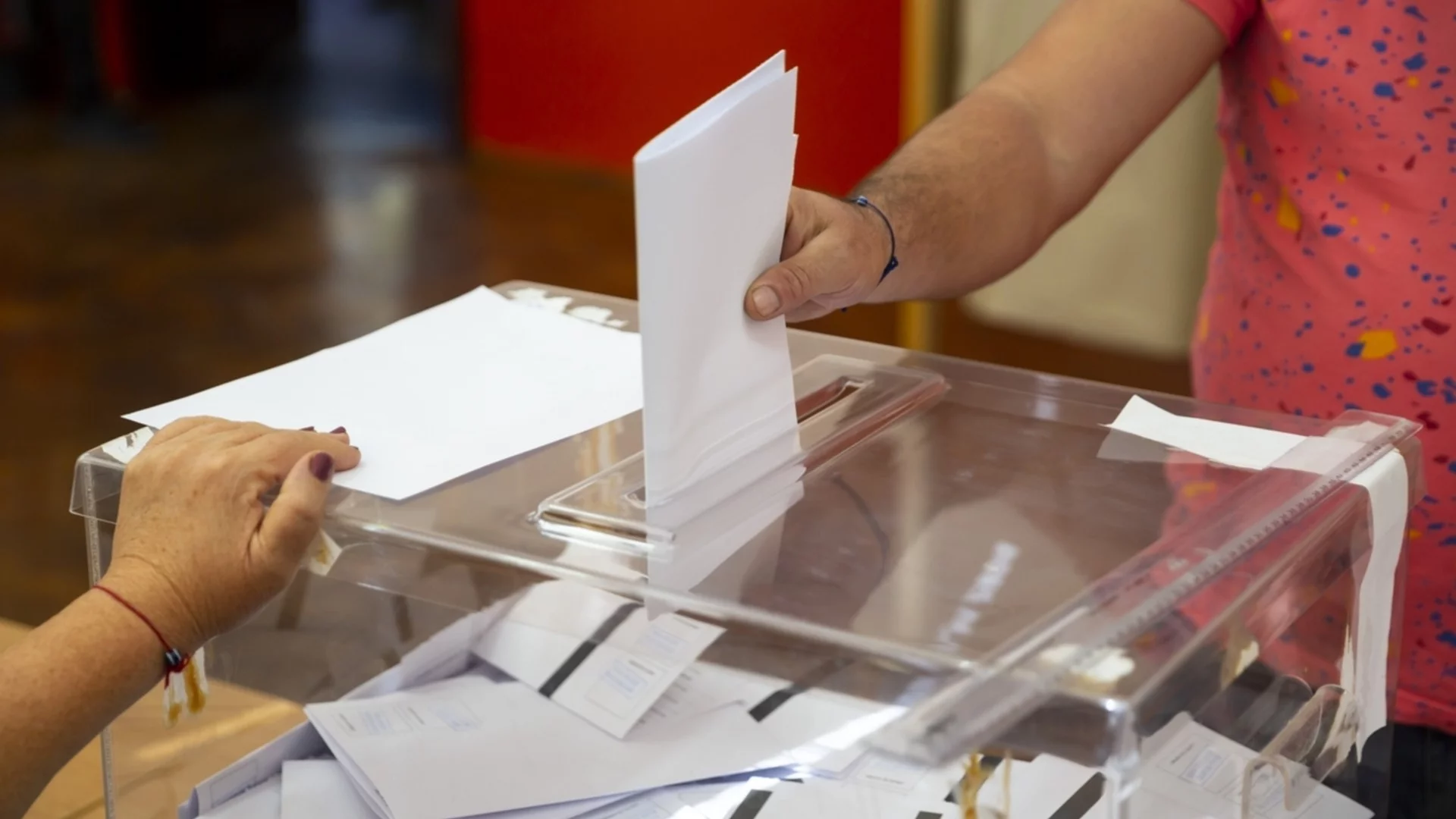 Отново грешки на членовете на СИК: Забавят броенето на бюлетините до 2 часа