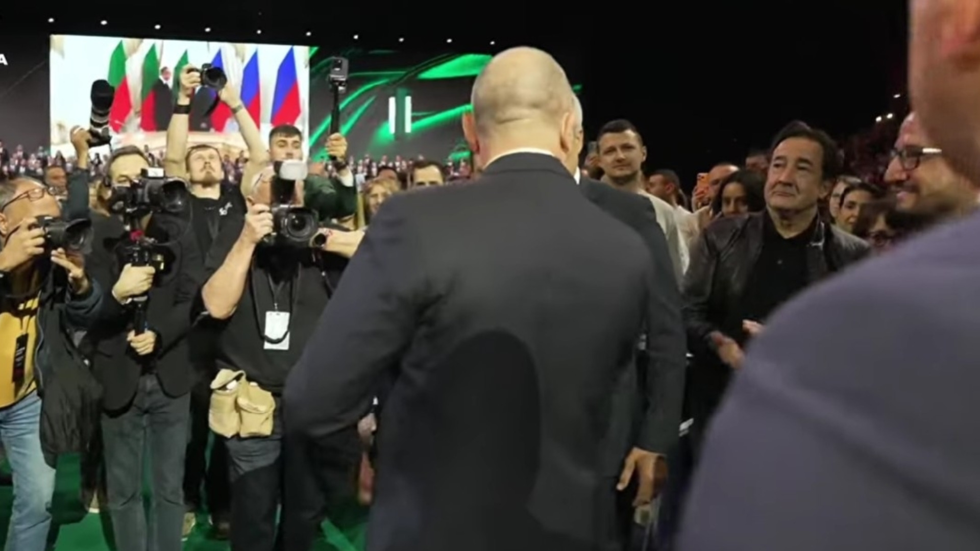 Обещания от лице на формацията на Радев какво предстои, докато ГЕРБ настига ПП-ДБ