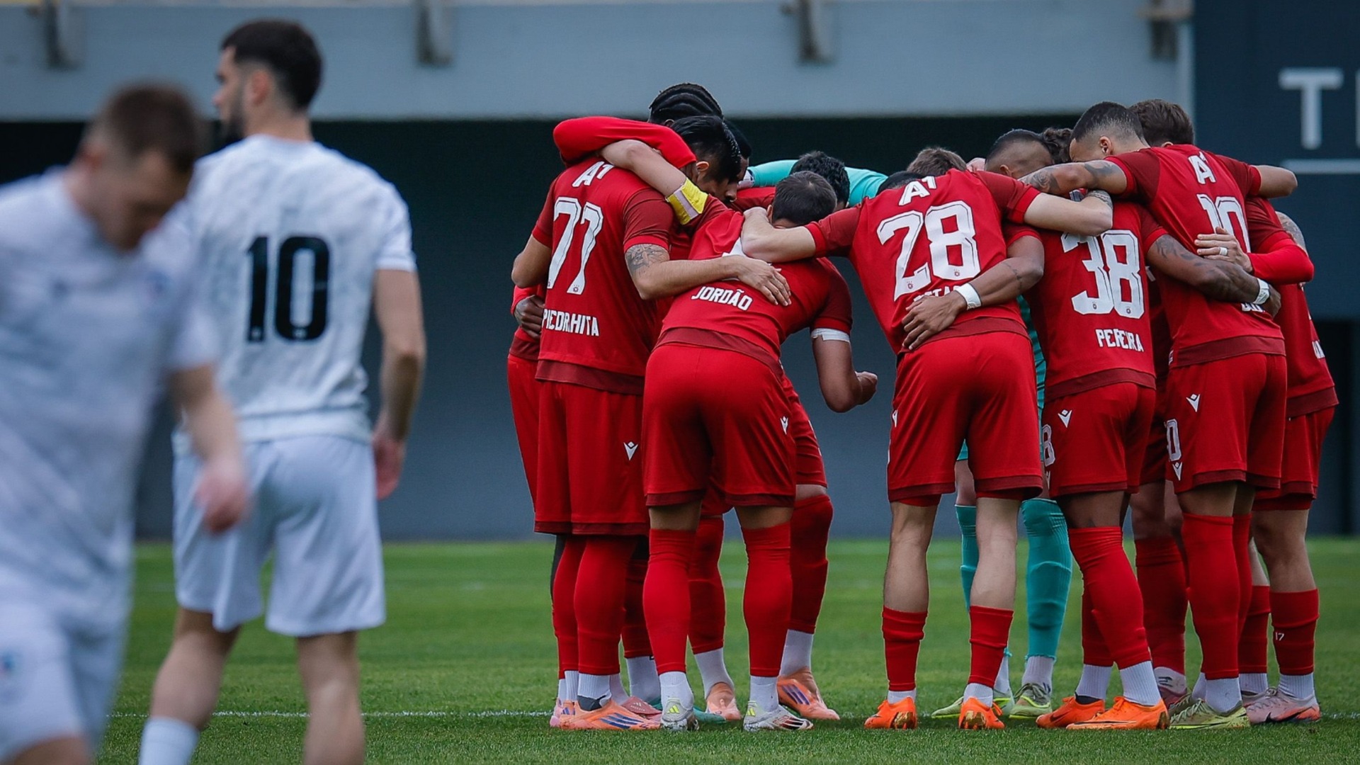 ЦСКА вдигна ас за Лудогорец, но Ицо Янев ще го пази за Левски – халф на „червените“ излиза на инжекции срещу „орлите“