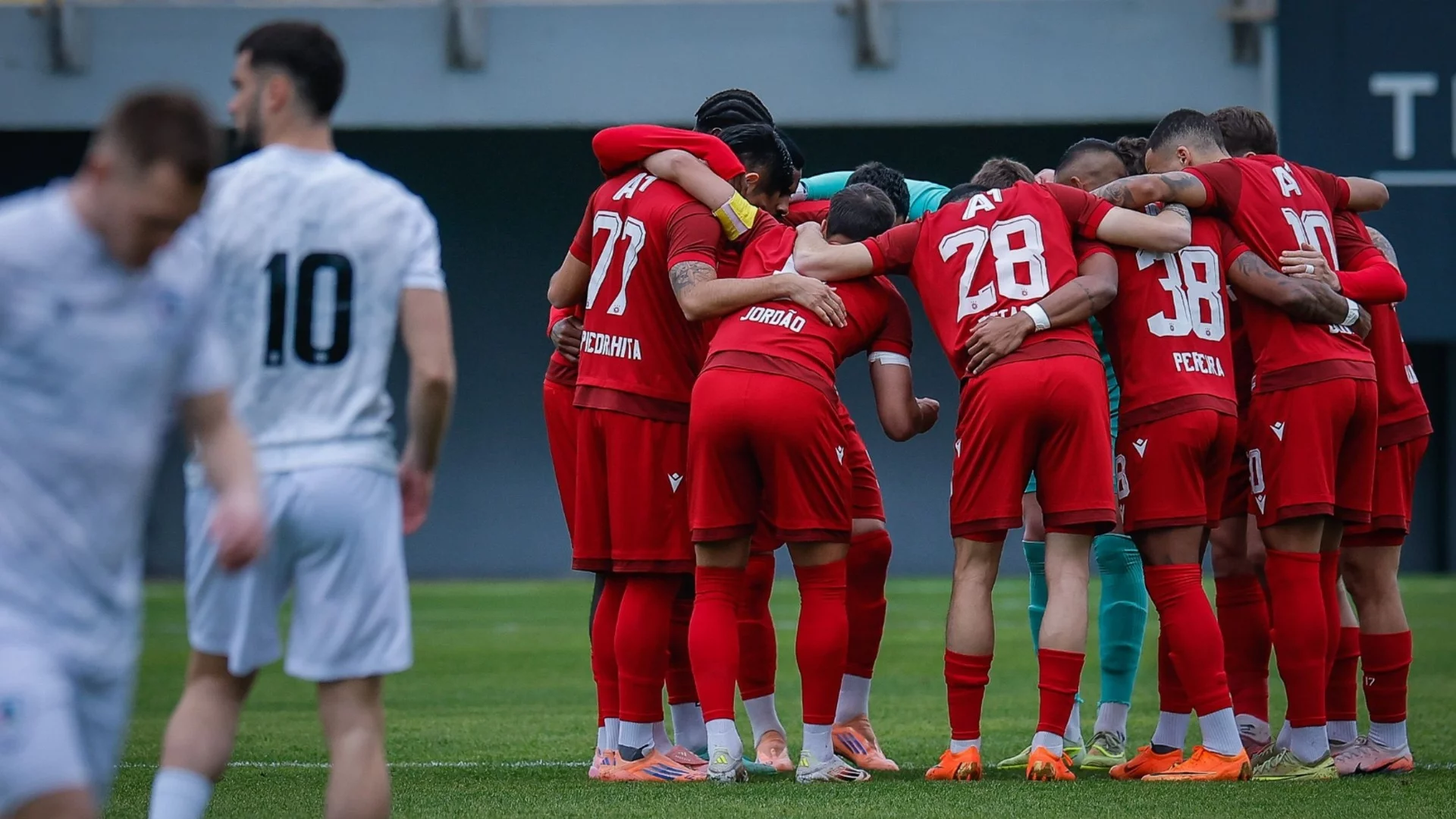 ЦСКА вдигна ас за Лудогорец, но Ицо Янев ще го пази за Левски – халф на „червените“ излиза на инжекции срещу „орлите“