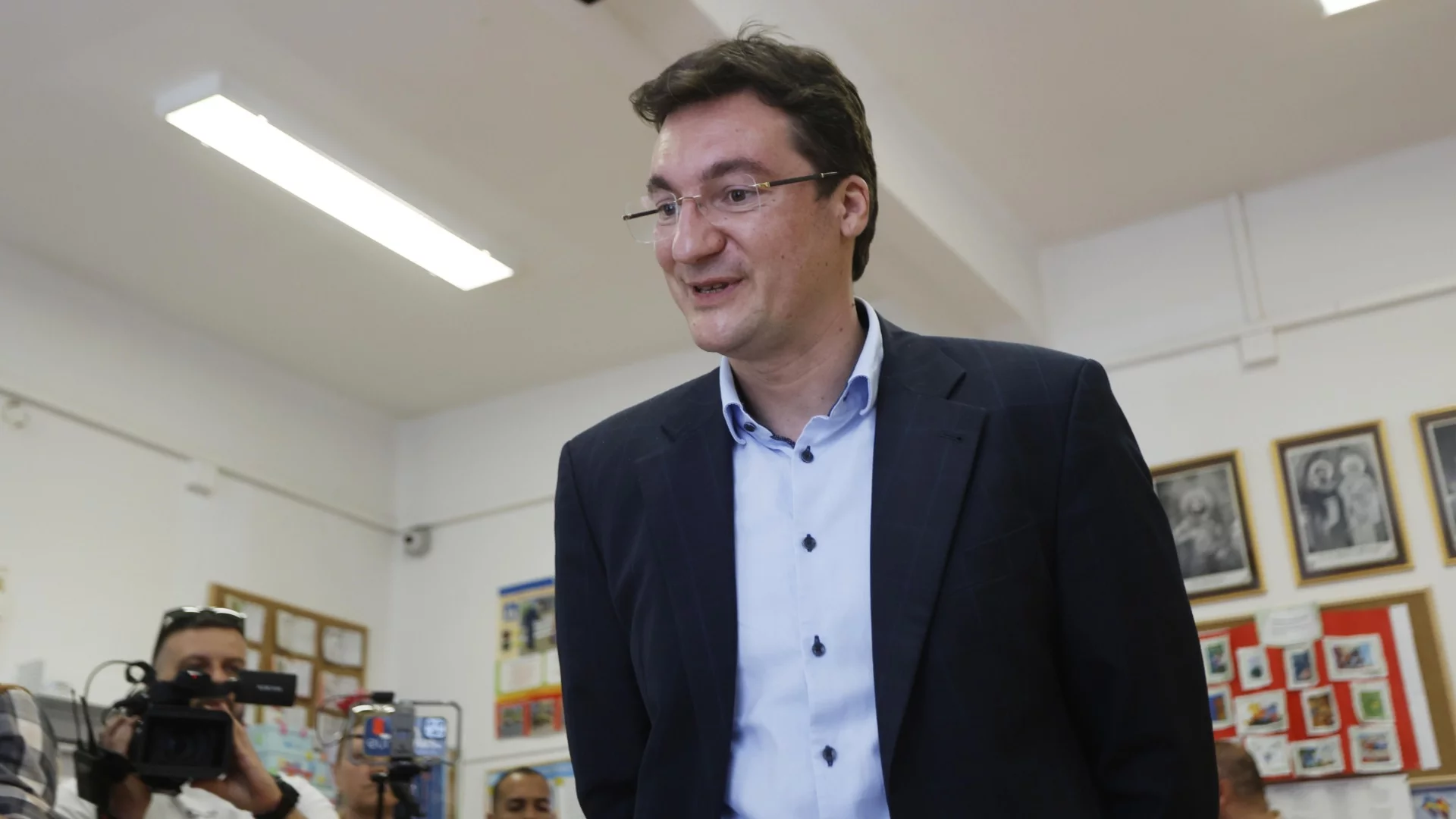 Оставката чака зад ъгъла: Крум Зарков иска вот на доверие от БСП след "много лошия" резултат