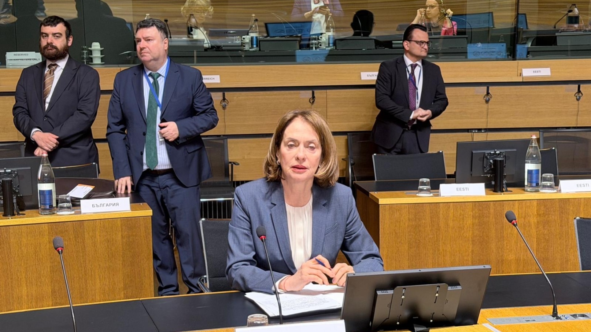 Преди да дойде Радев: Надежда Нейнски призова ЕС да се разбърза със заема за Украйна и новия пакет санкции срещу Русия