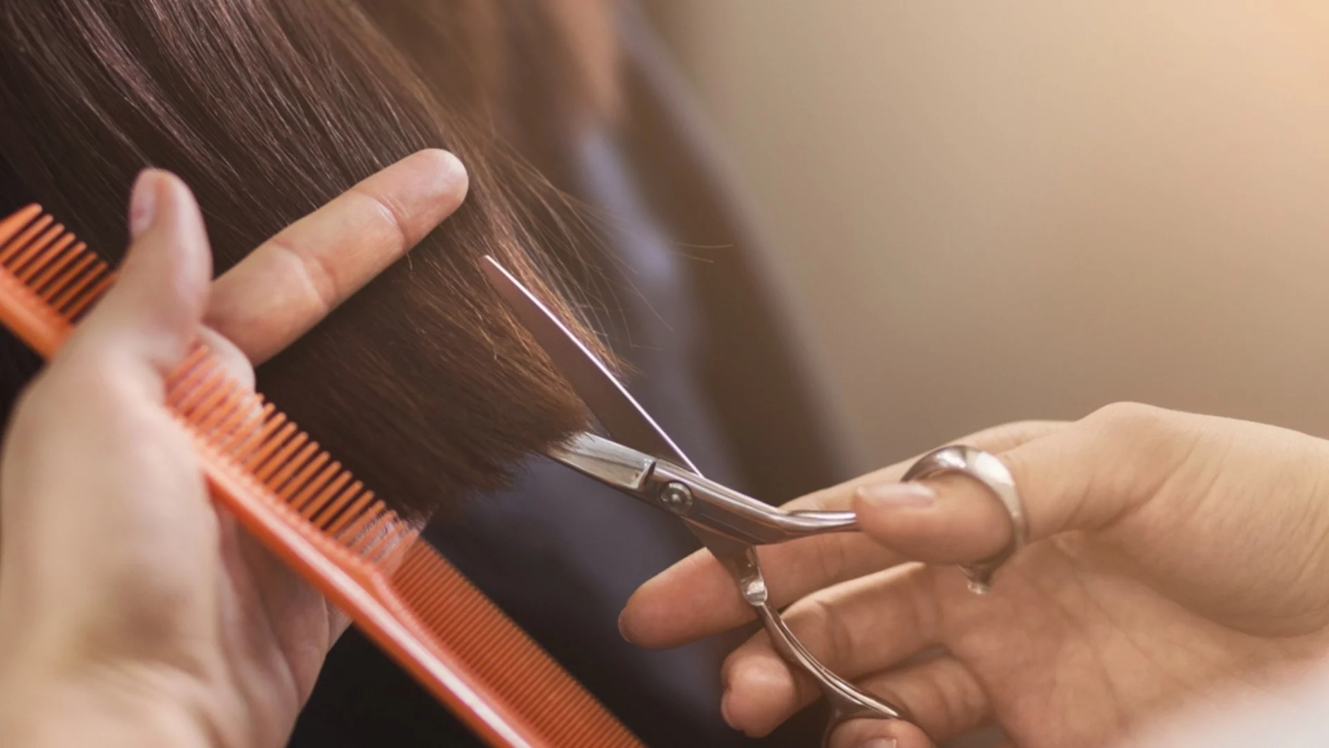 Лунен календар за подстригване и боядисване на косата през май 2026 г.: Кои са най-добрите дни