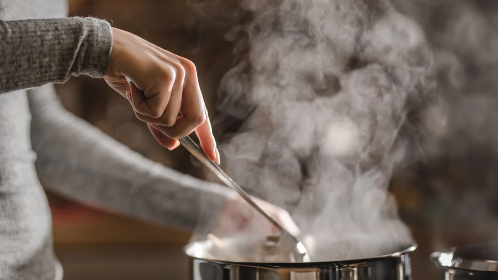 В петък: Пари ще им сипват с големия черпак на Лъв, Водолей + още 2 зодии