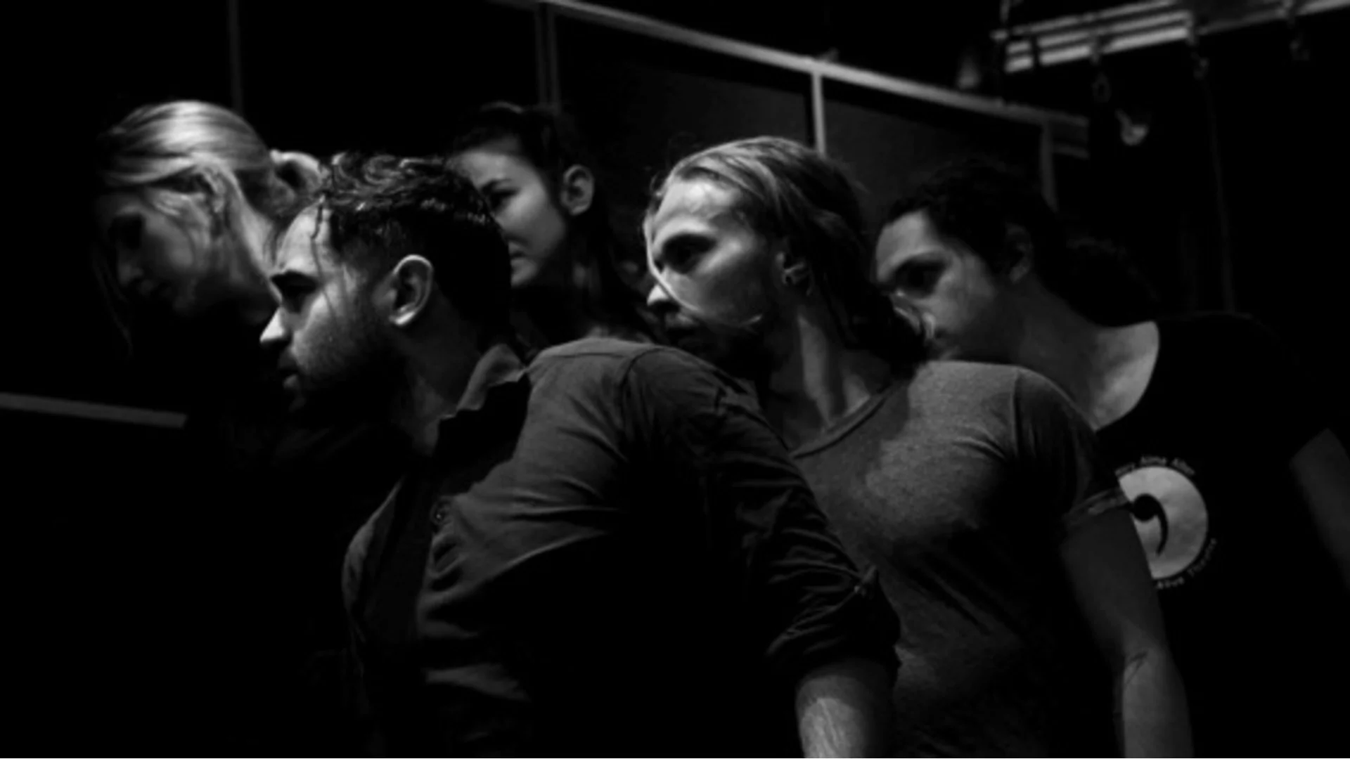 Театър - Лаборатория "Алма Алтер" представя авторския спектакъл "Тишината"