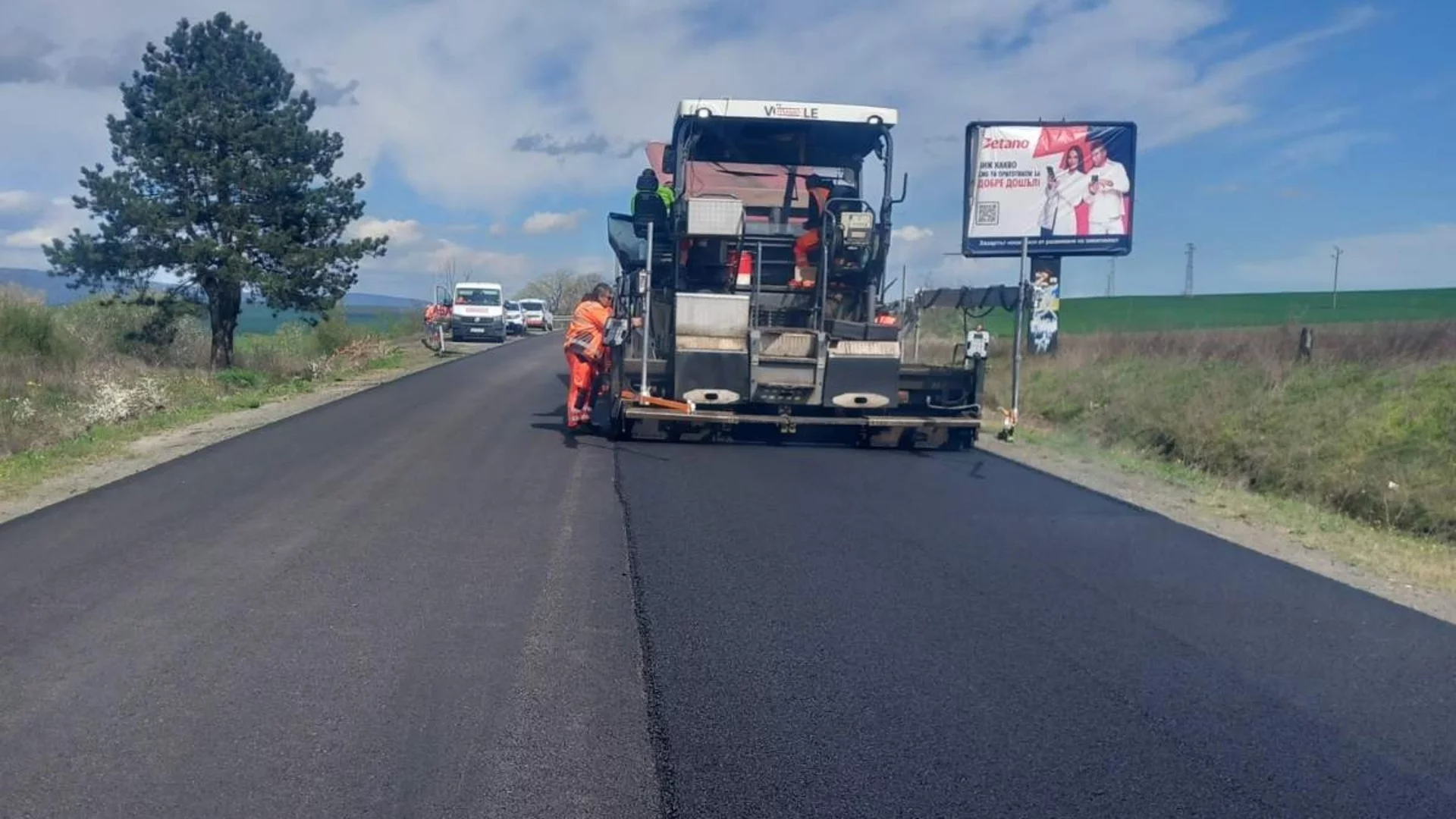 В очакване на Giro d'Italia: В Бургас ударно асфалтират (СНИМКИ)