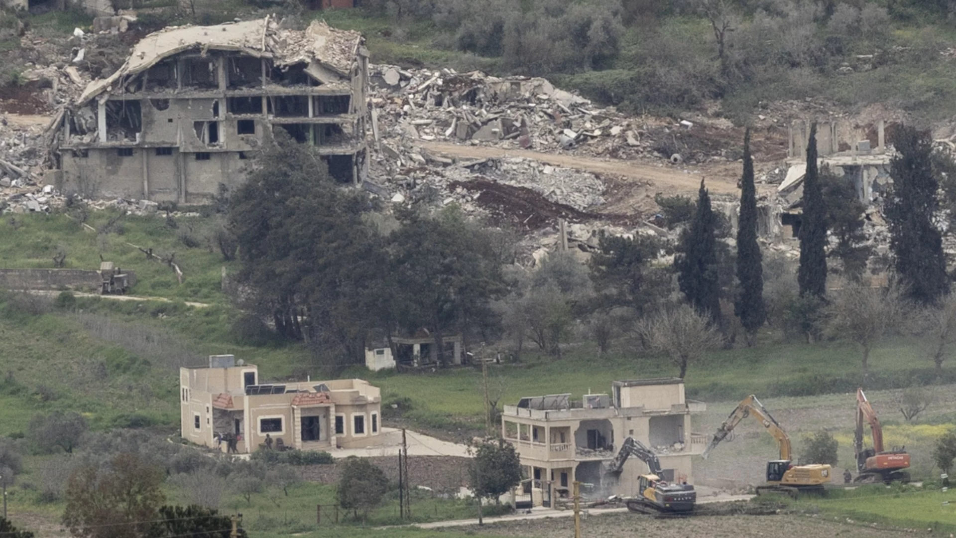 Турция достави 360 тона хуманитарна помощ в Ливан