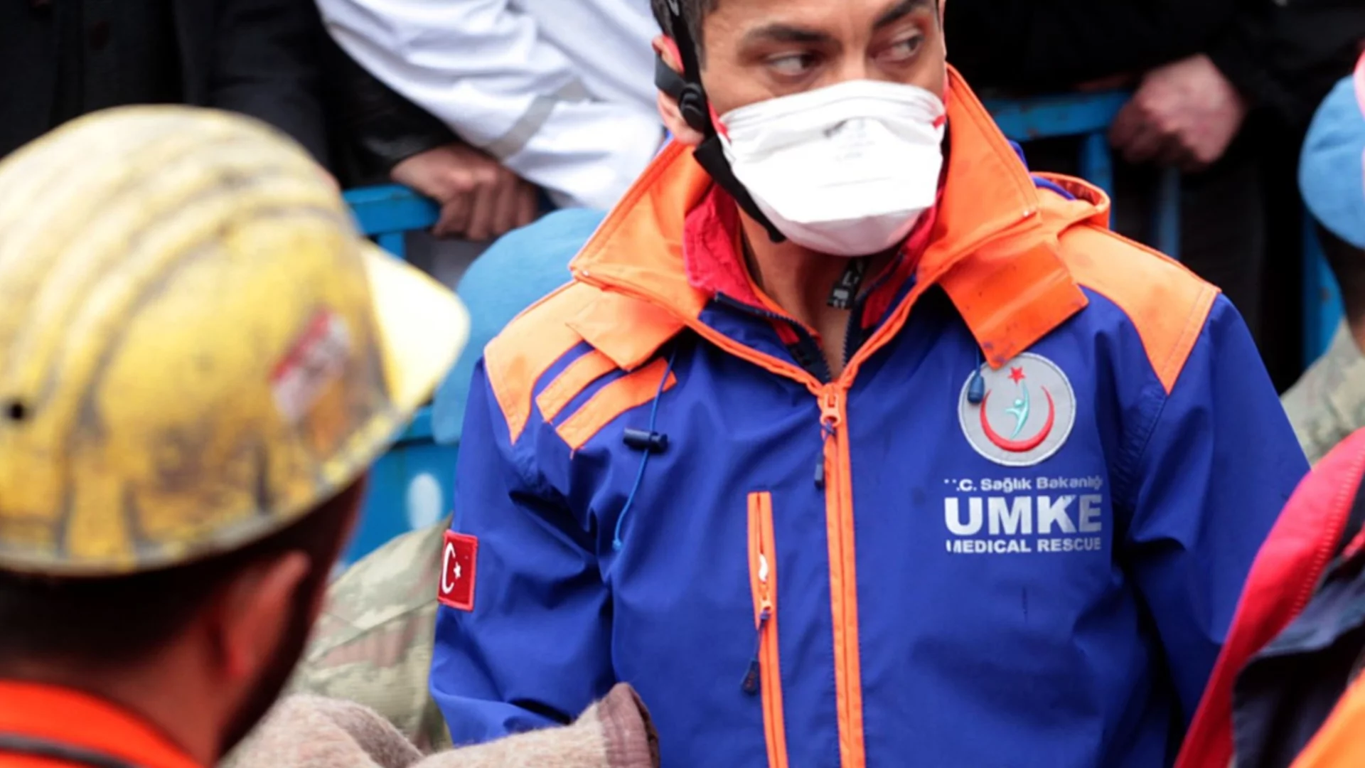 Миньори обявиха гладна стачка в Турция, арестуваха ги (ВИДЕО)