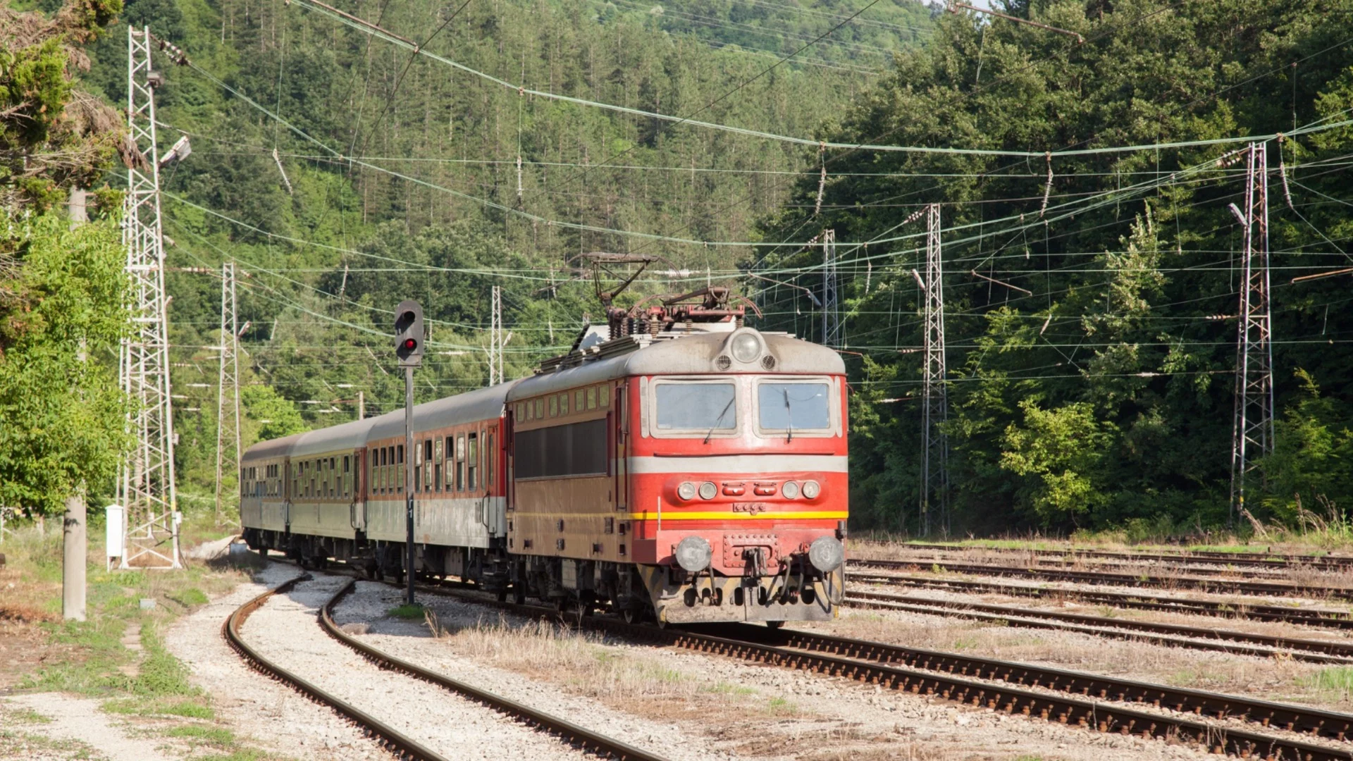 С газов пистолет: Пиян вилня в пътнически влак