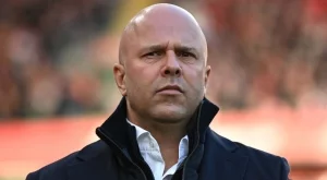 Проблемът е много по-мащабен: Трябва ли в Ливърпул да се сърдят на Арне Слот?