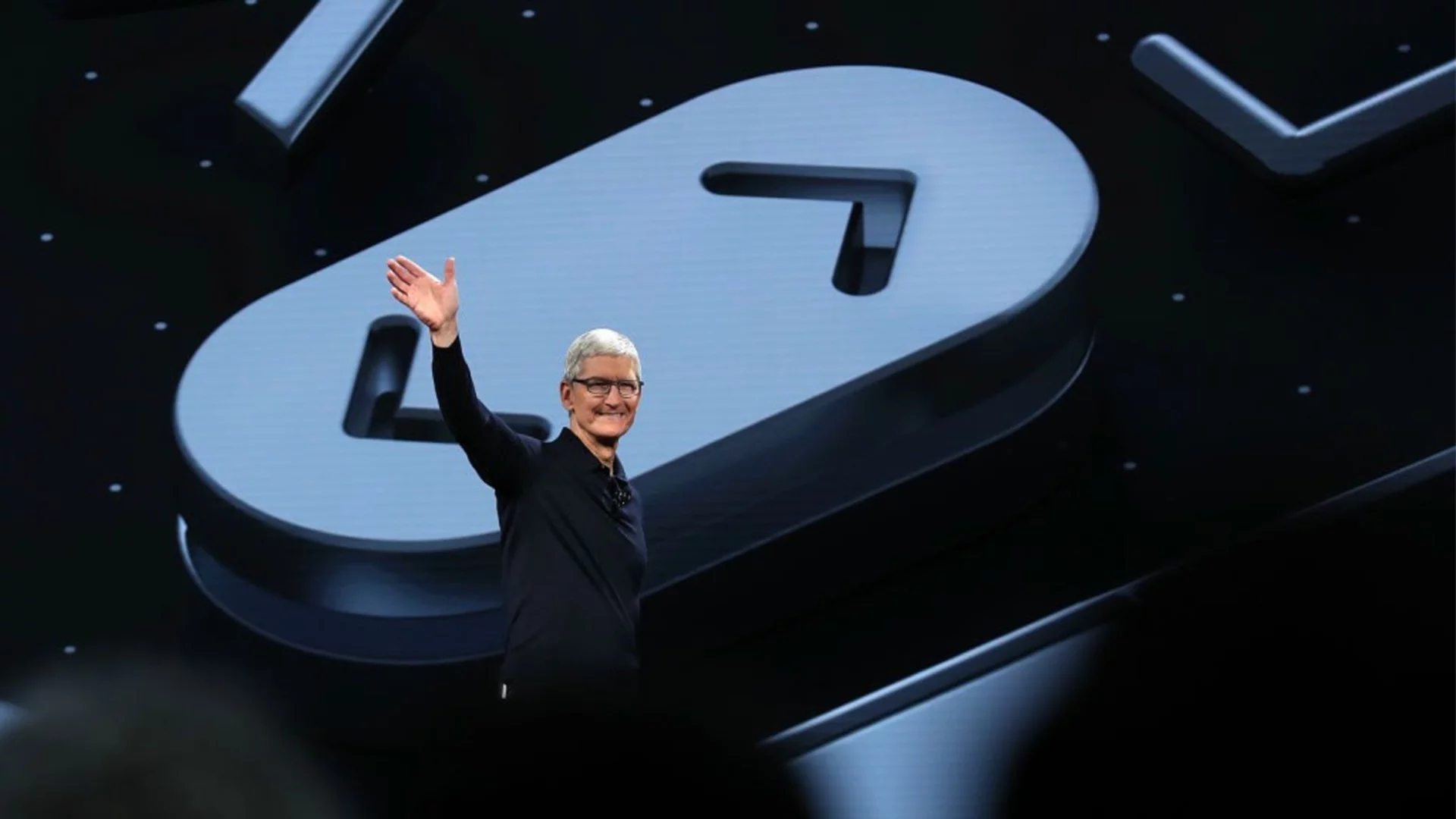 Край на една ера в Apple: Тим Кук се оттегля