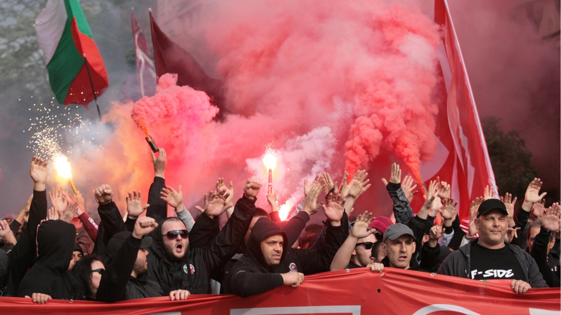 Червеното море се надига: Сектор Г подгрява нещо голямо за Вечното дерби