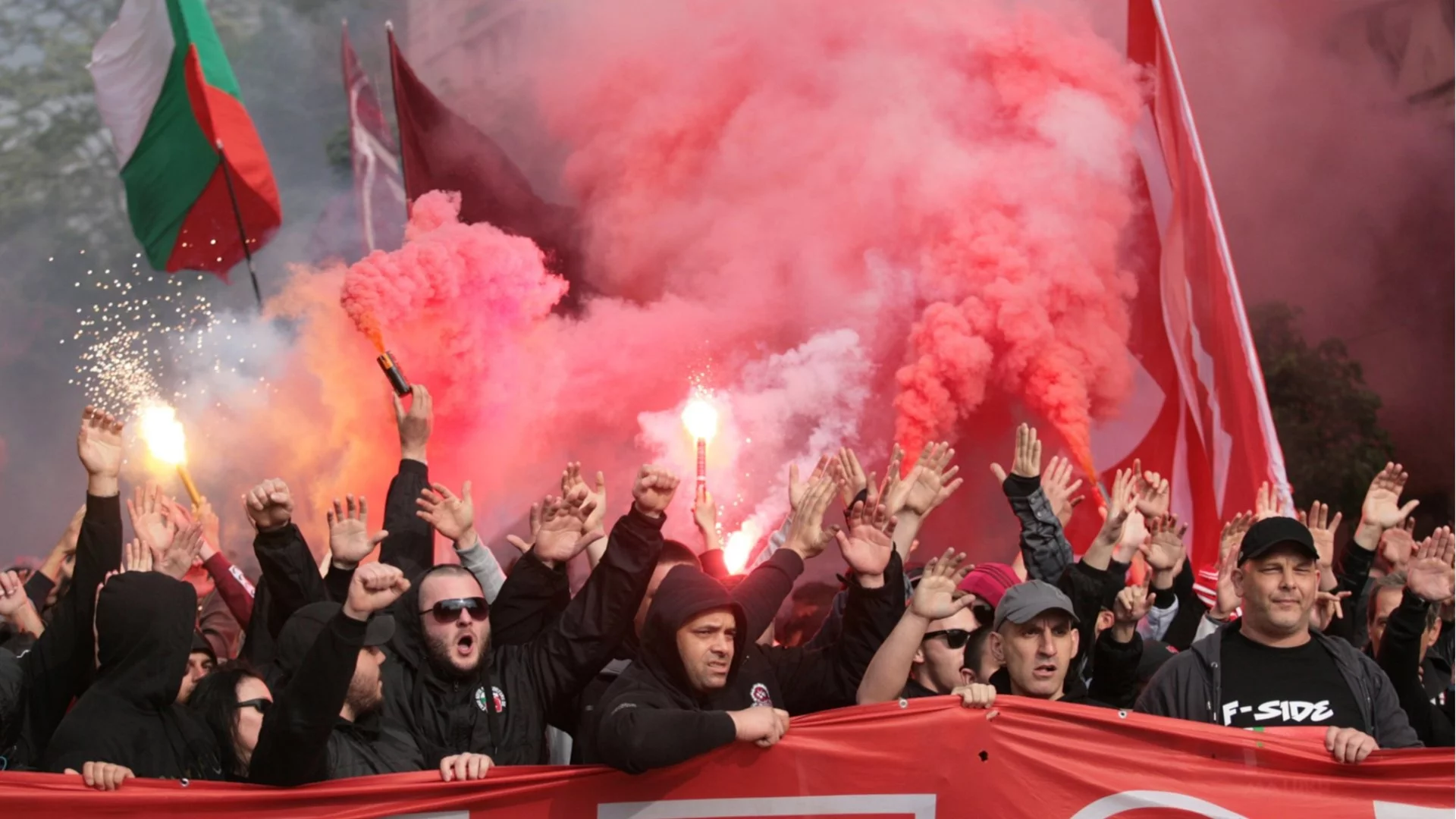 Червеното море се надига: Сектор Г подгрява нещо голямо за Вечното дерби