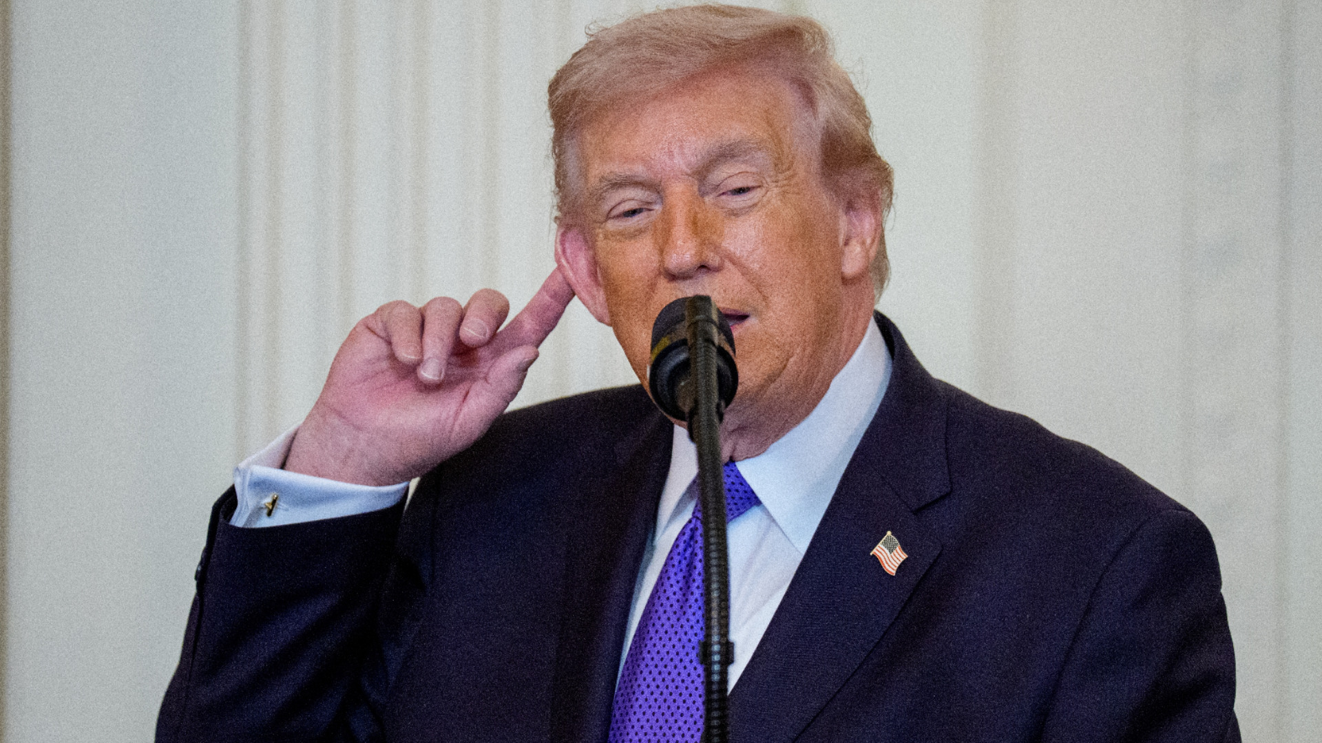 Доналд Тръмп очевидно е най-глупавият човек, сядал някога на Пенсилвания Авеню 1600