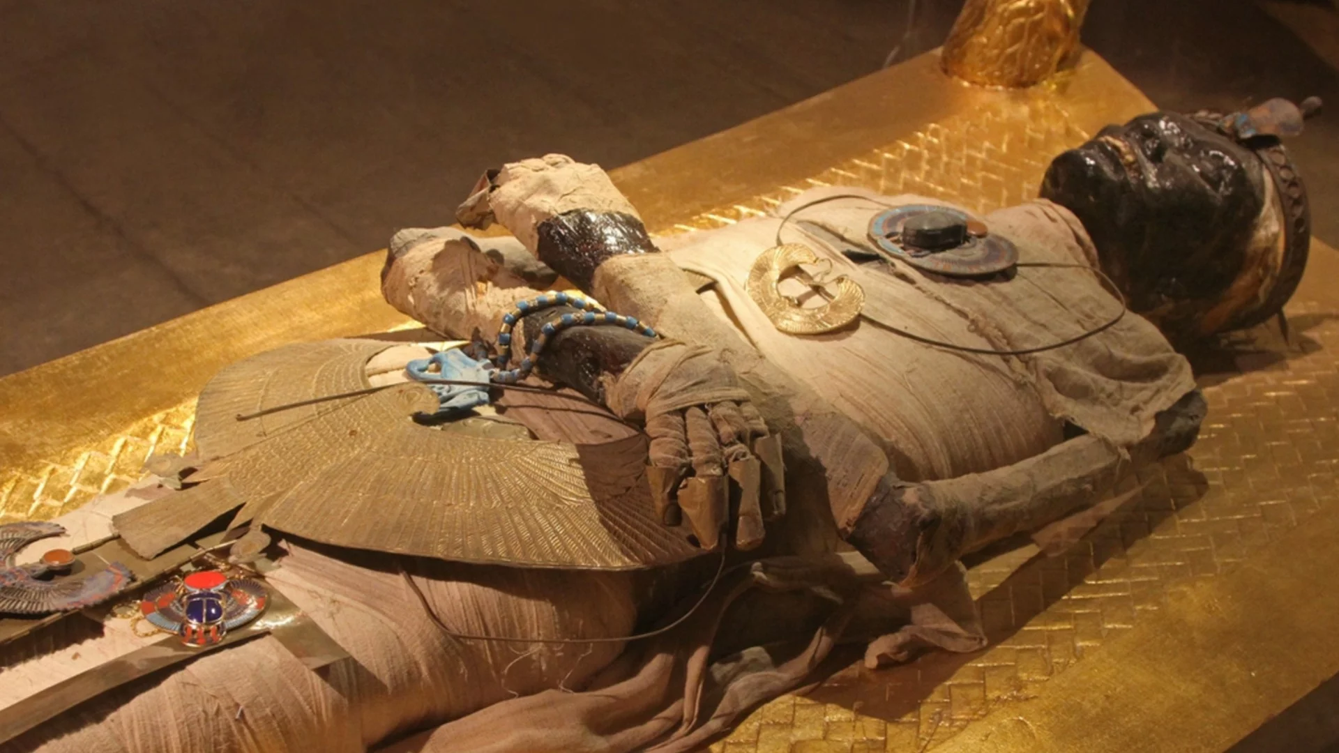 Археолози откриха част от "Илиада" в древноегипетска мумия