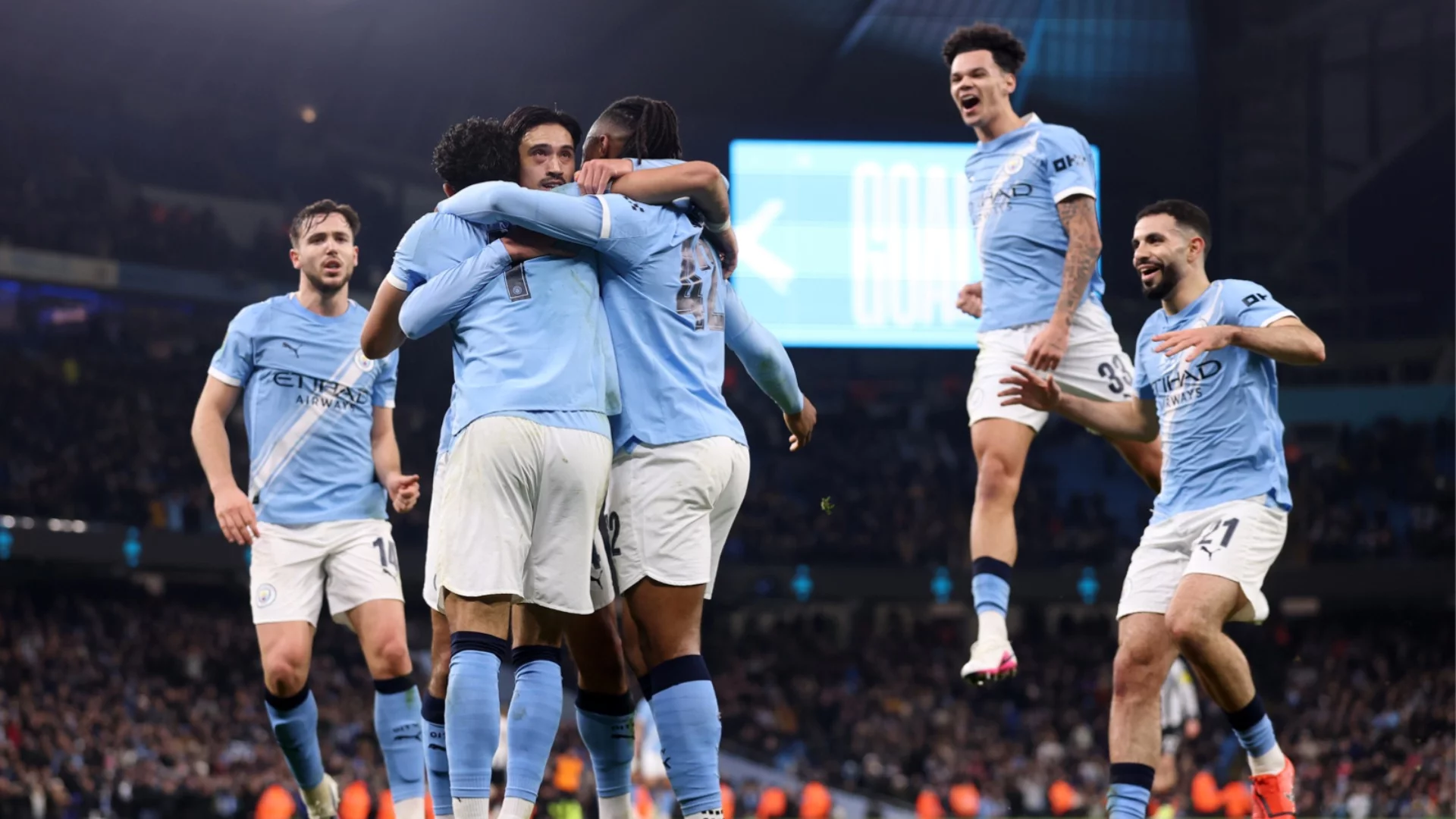 Манчестър Сити зове легендарния си капитан обратно като наследник на Гуардиола