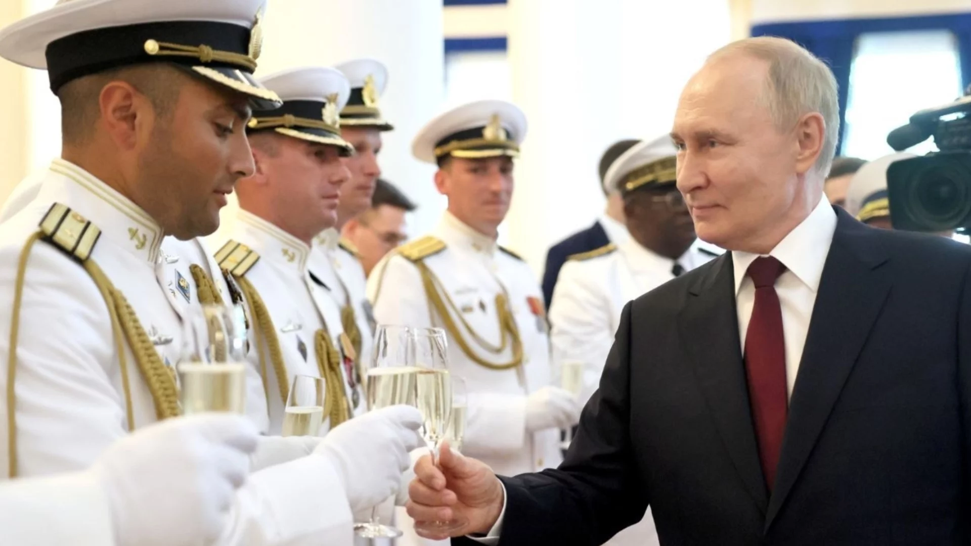 Путин кръсти Академията на ФСБ на името на създателя на болшевишкия терор при раждането на СССР