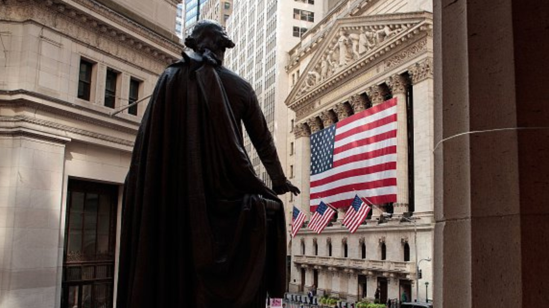 Разследване дали Тръмп и антуража му печелят милиарди заради войната в Иран с измама: Любимият вестник на президента на САЩ го поиска