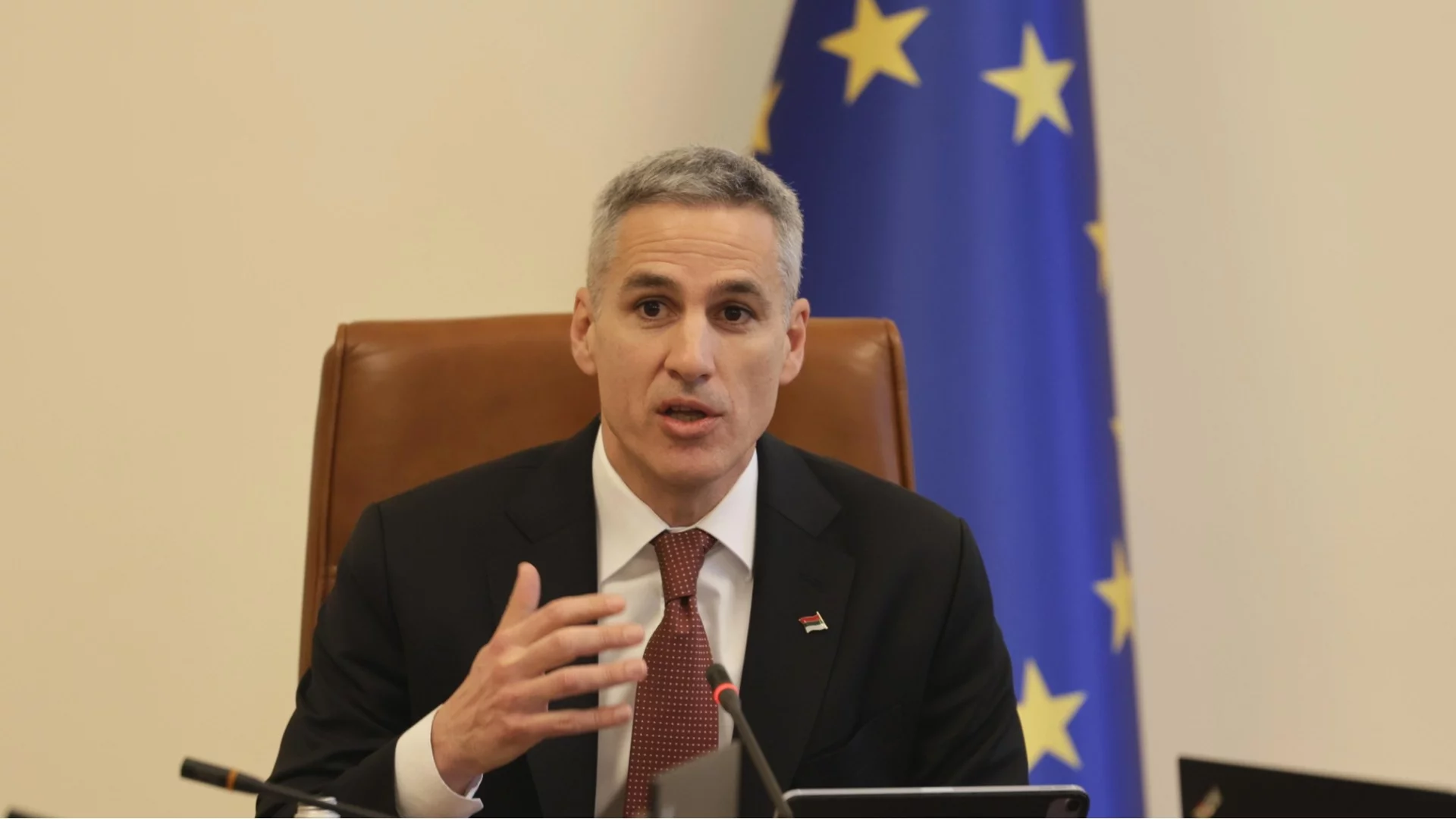 Гюров с удар по "банката-касичка" на модела Борисов-Пеевски: Изтеглят 1,4 милиарда евро от ББР