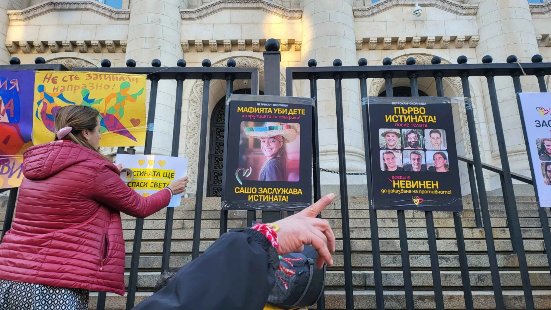 "Ще гледам как довършват българския "Туин Пийкс": Приятел на Калушев с обвинения към държавата