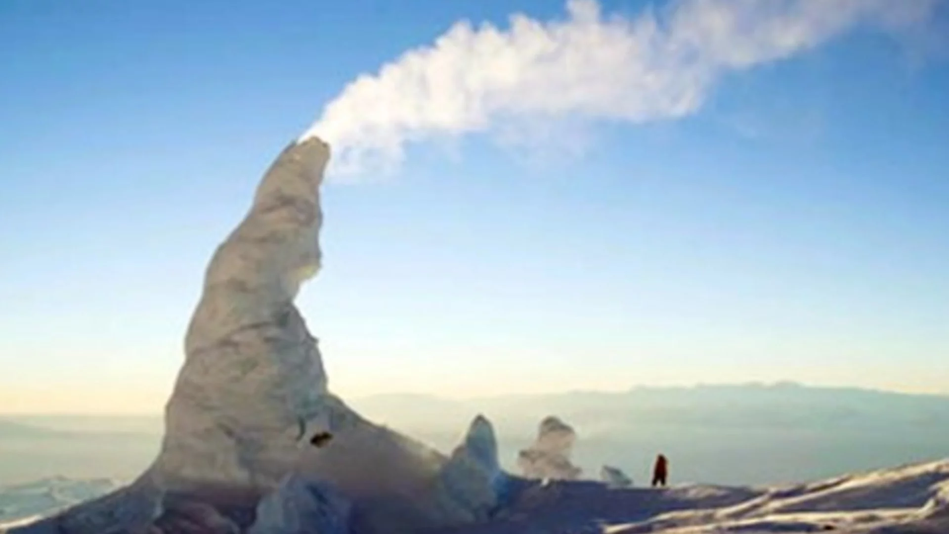Кратерът на най-загадъчния вулкан на планетата ежедневно изхвърля злато на стойност хиляди долари 