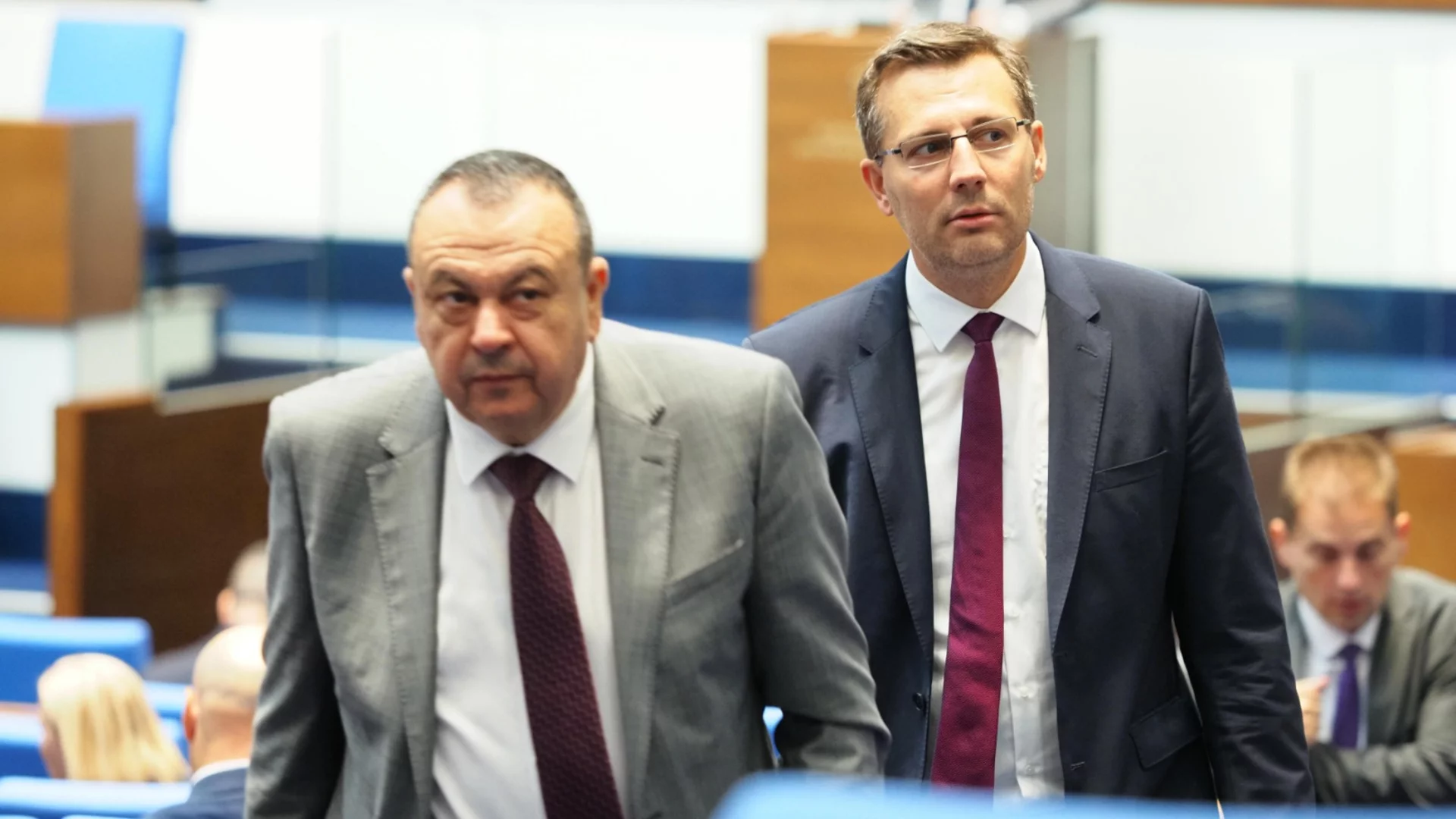 Вълната на Радев отнесе от парламента Хамид Хамид, Станислав Анастасов, Красен Кралев и още бивши остриета (СНИМКИ)