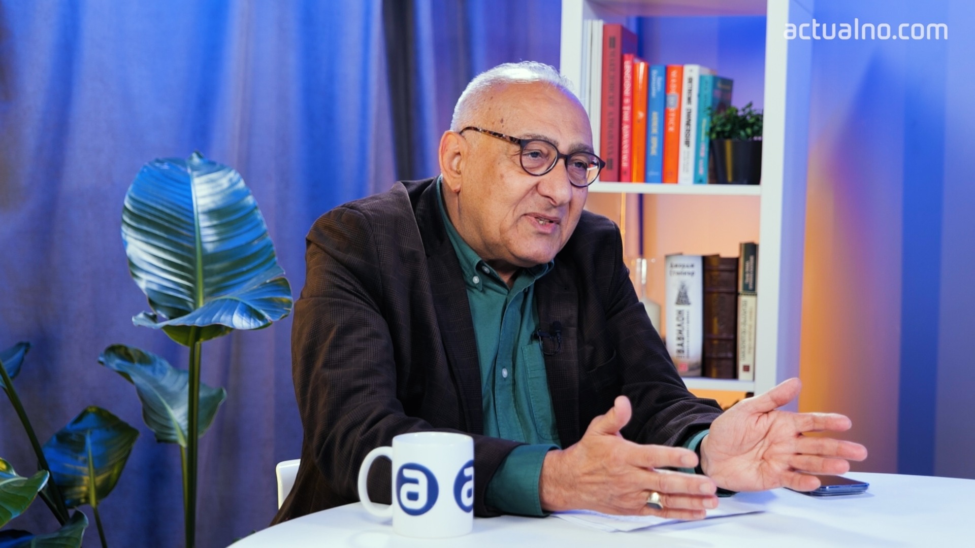 Как светът се превръща в “Земите на вечните войни“: Мохамед Халаф разказва за новата си книга (ВИДЕО)