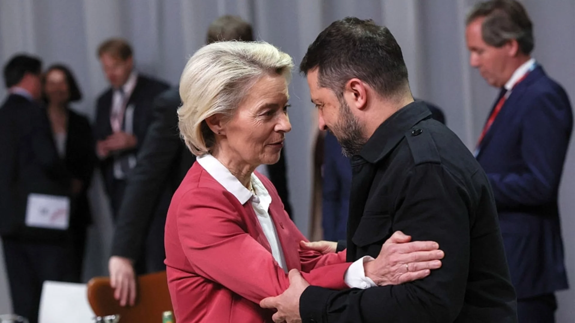 Бял дим: Посланиците на страните от ЕС одобриха заема за Украйна и нови санкции срещу Русия