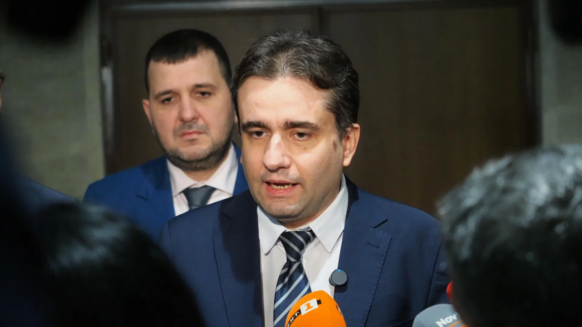 Божанов: Не е коректно да се каже, че GenZ са подкрепили Радев, нито че 19% от гласовете му са от ПП-ДБ