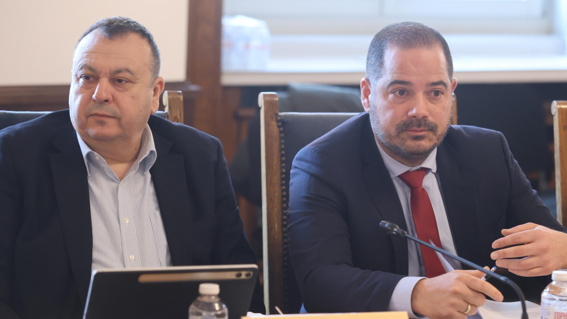 МВР + служебен кабинет = срив на ДПС в 