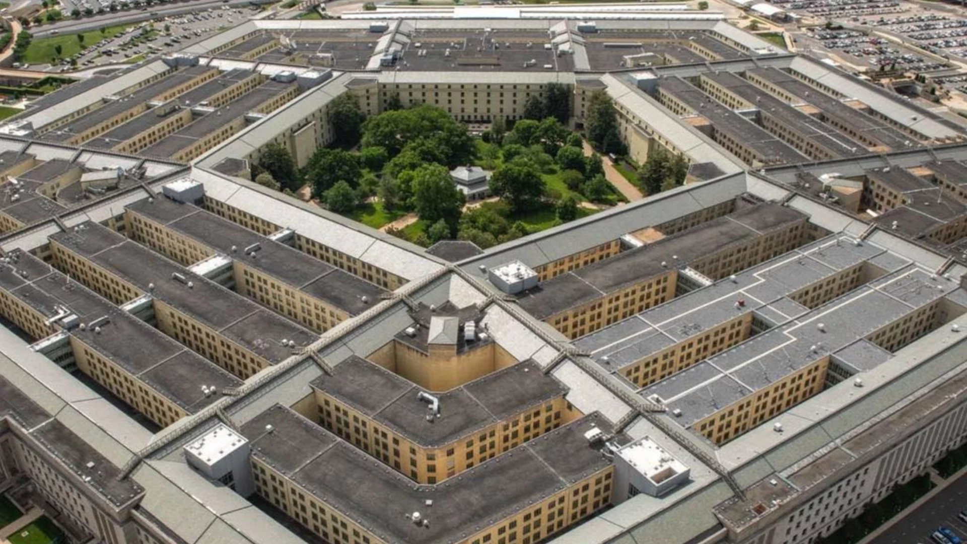 Оставка в Пентагона: Тръмп ли я поиска?