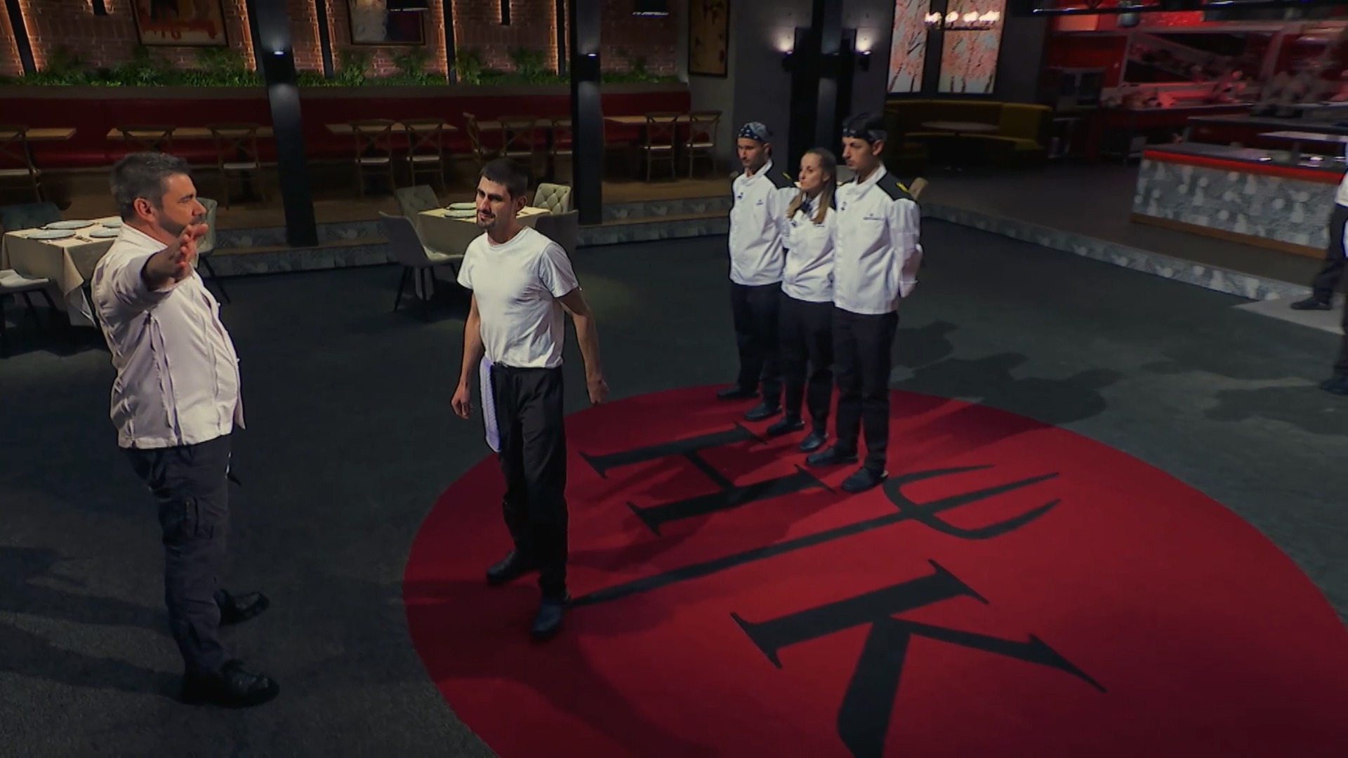 След скандално изгонване от 