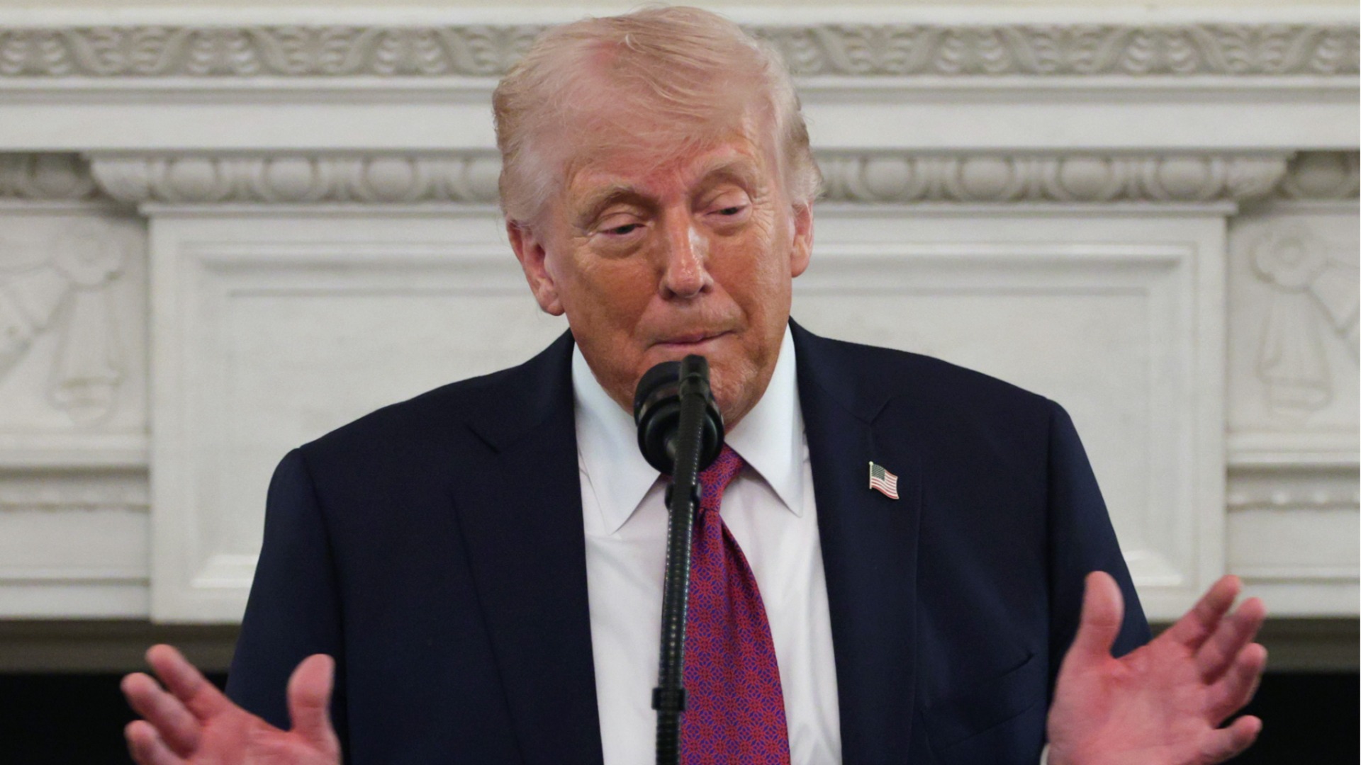 Поредна оставка в кабинета на Тръмп: Падна главата на министъра на ВМС на САЩ