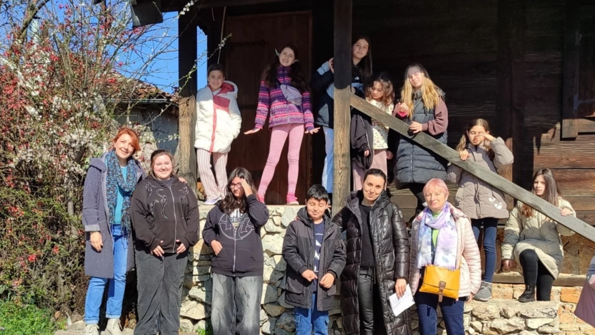 Деца в Бургас разказват за Странджа и Змейовите къщи