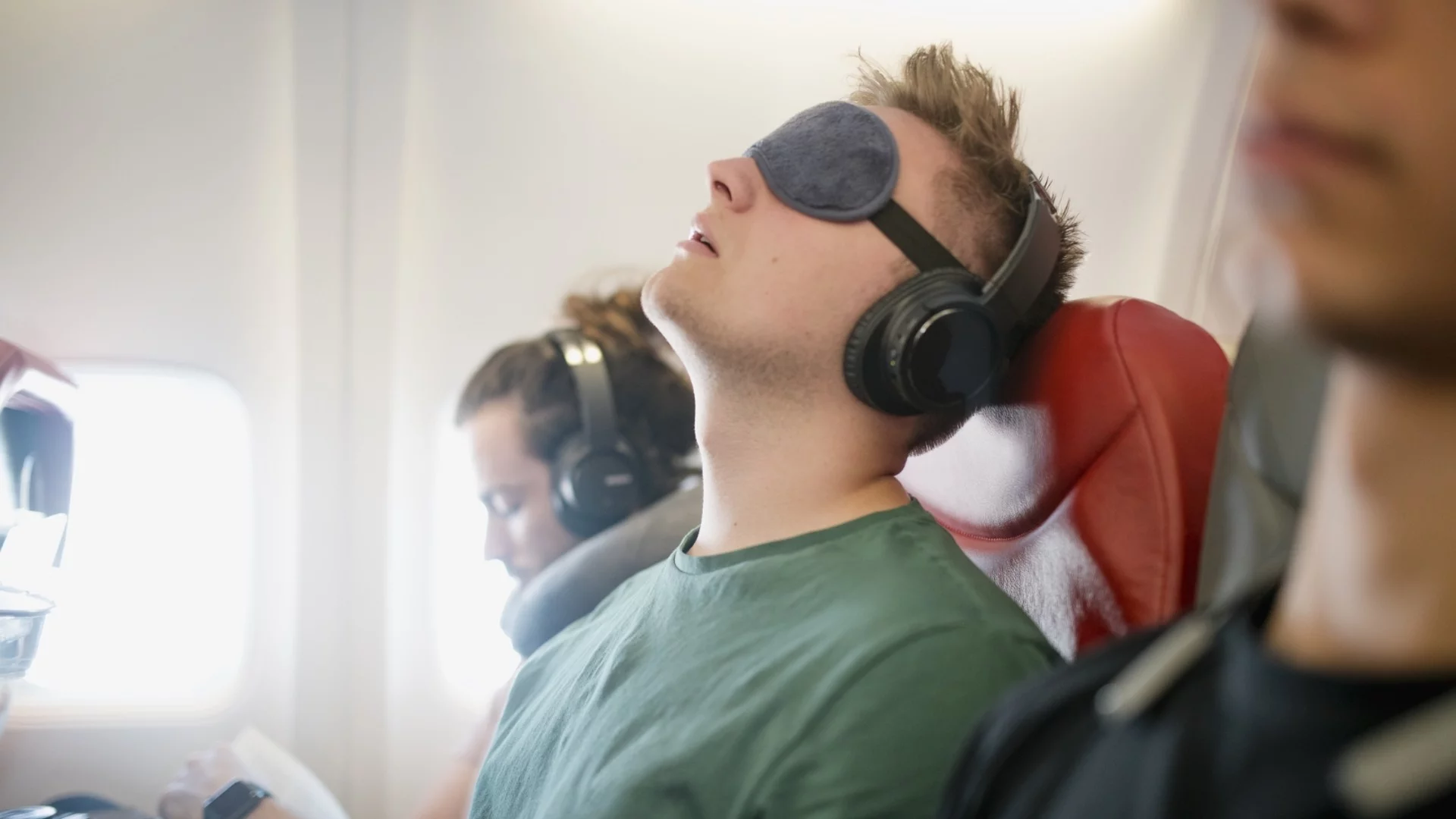 Мисията възможна: Пълно ръководство за качествен сън на 10 000 метра височина