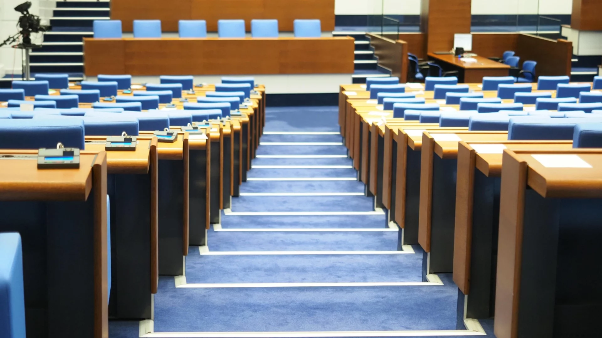 Партньор на Радев се отказа от парламента