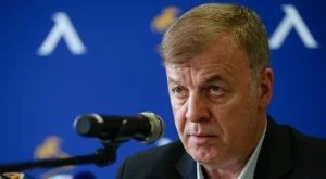 Следете НА ЖИВО: Извънредна пресконференция за бъдещето на Левски - говори Наско Сираков!