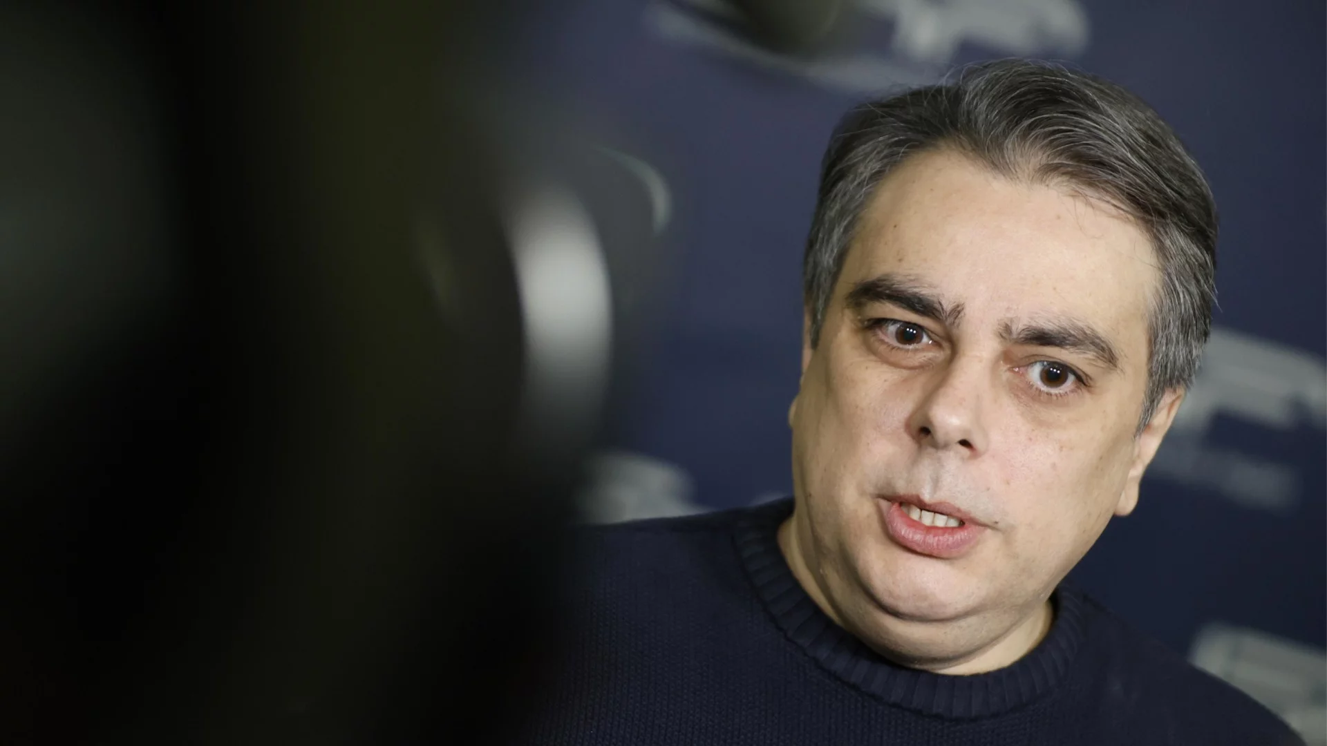 "Време е да изхвърлим "джуджетата": Асен Василев с остър коментар за атаката срещу Кандев