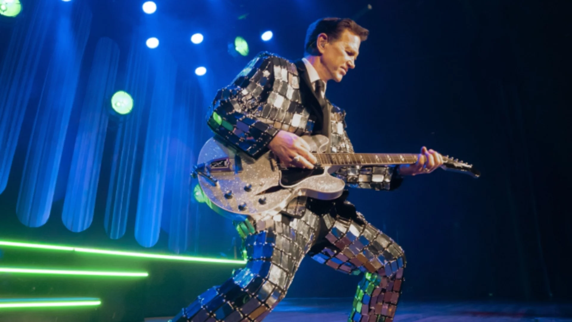 Дебютът на Крис Айзък у нас: от "Wicked Game" до личните му истории за любовта