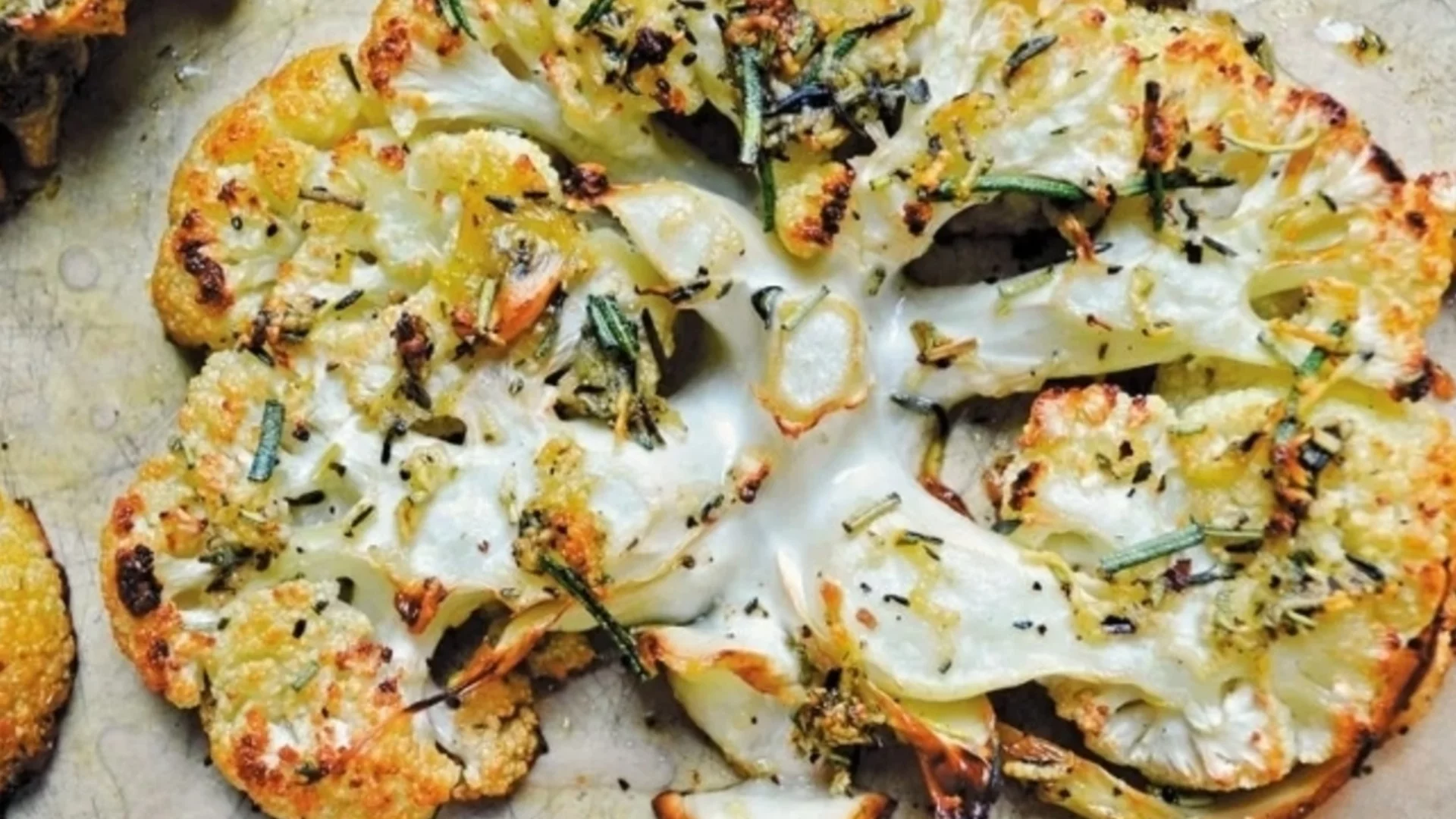 Запечен карфиол със сметана и розмарин