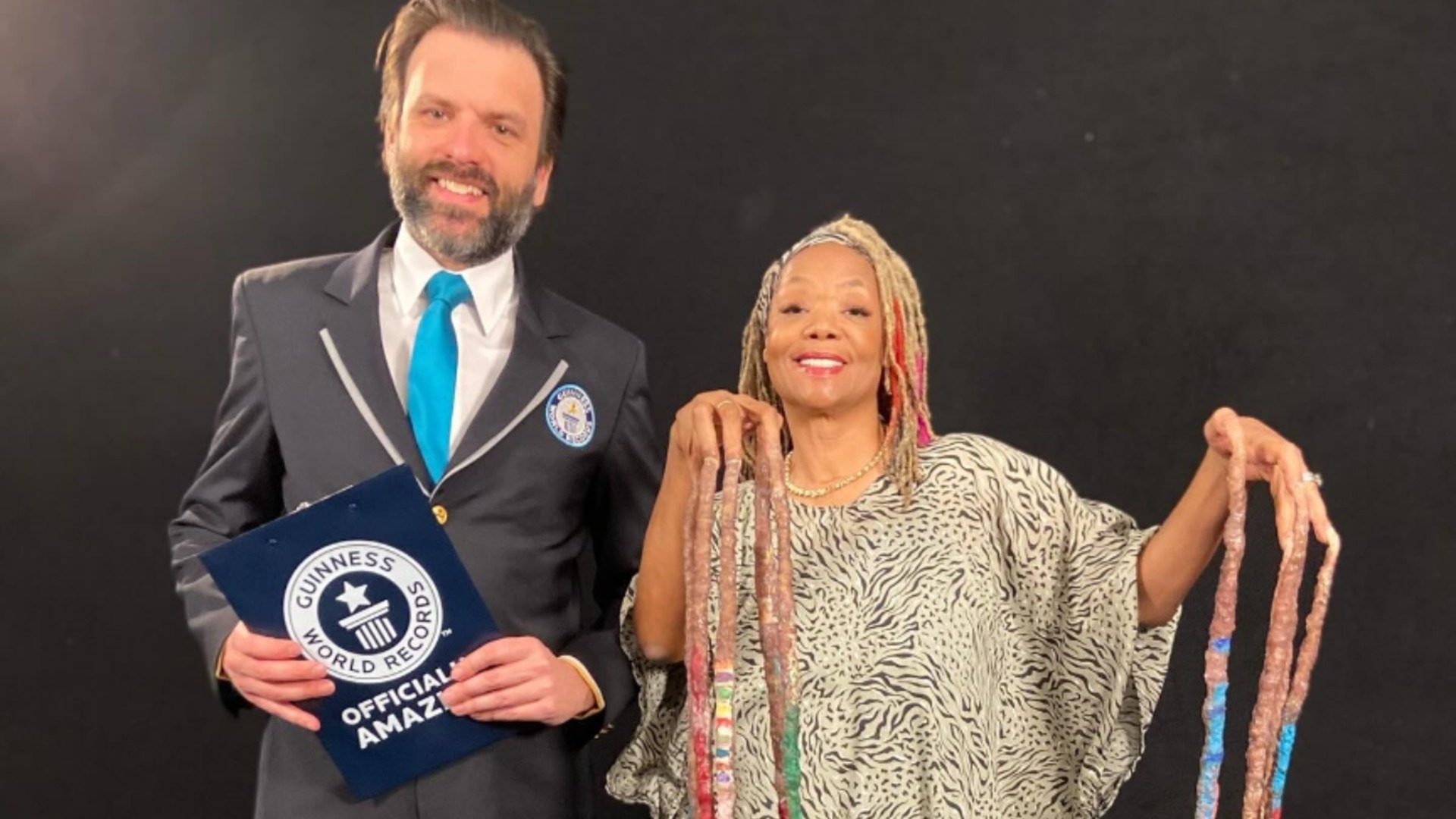 Нокти до земята: Скритата мъка зад един от най-странните рекорди на Гинес (ВИДЕО)