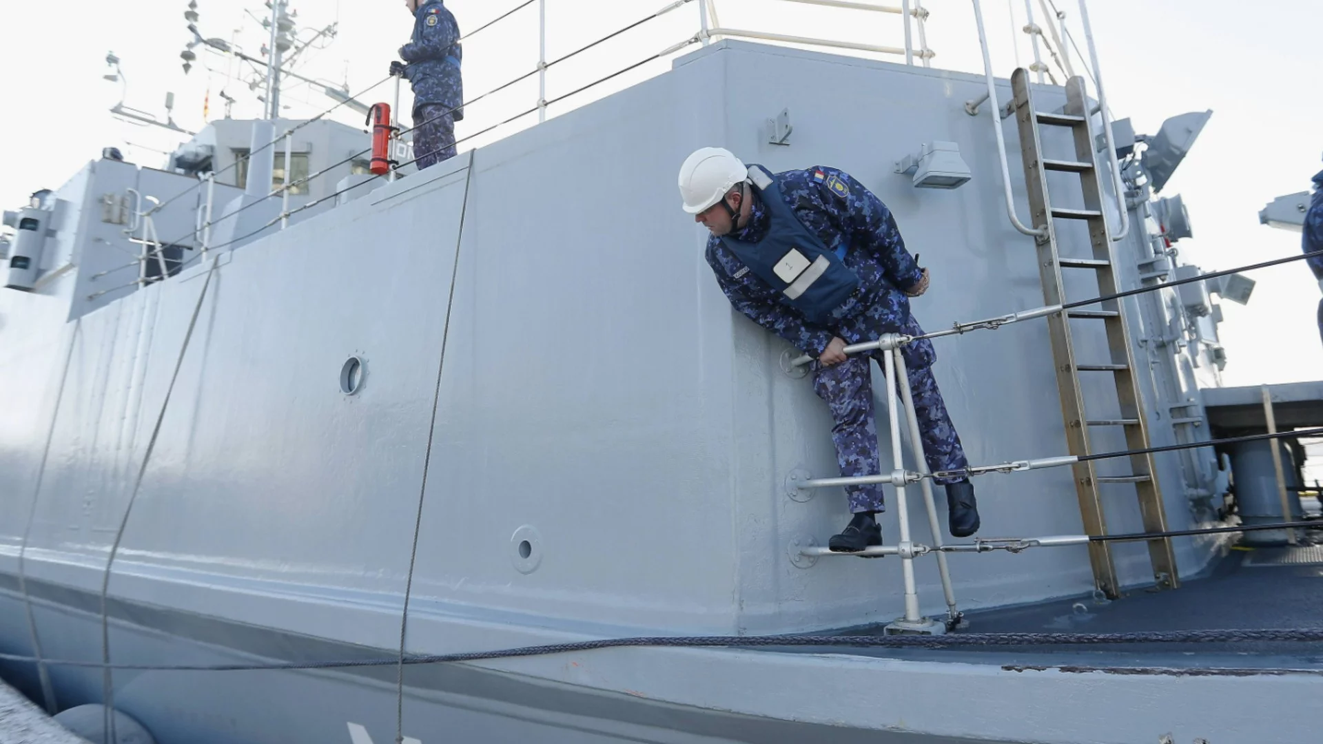 Германия праща миночистач за Ормузкия проток 