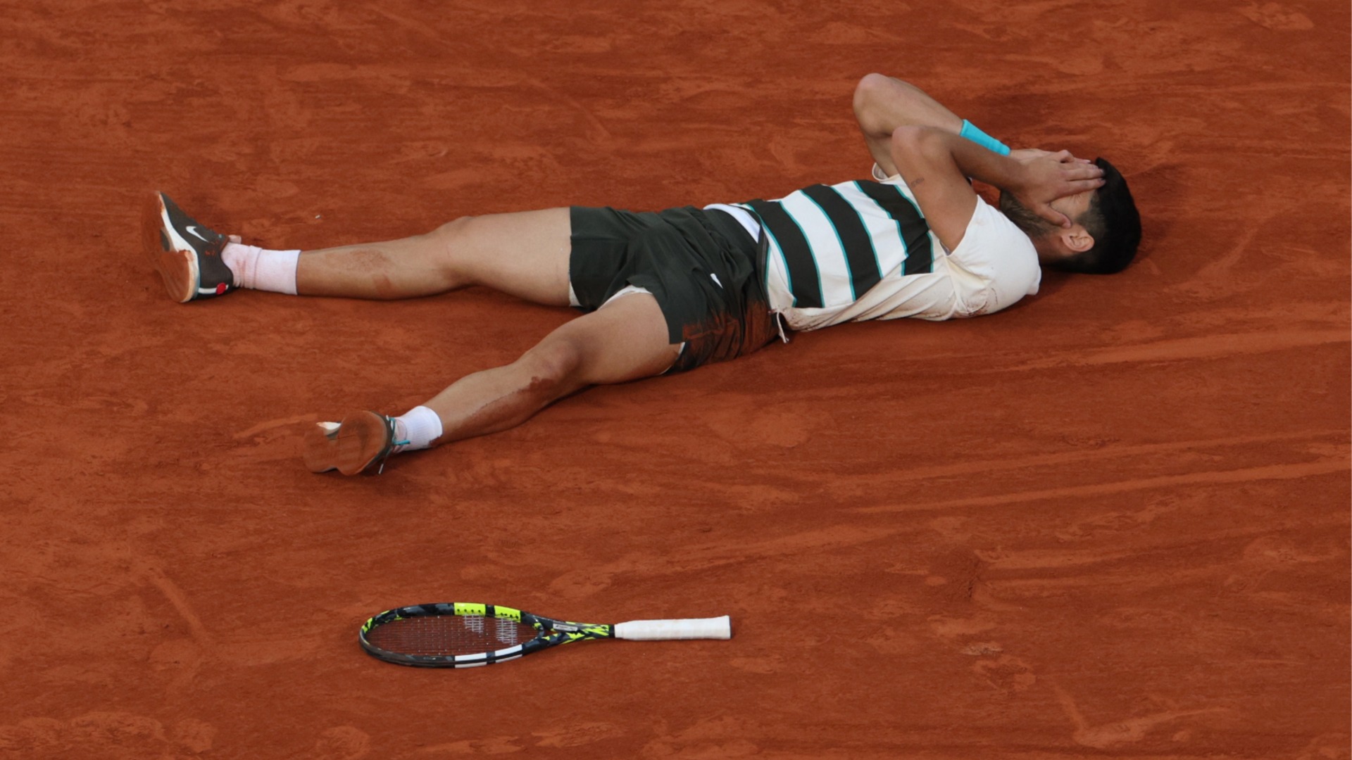 Карлос Алкарас отпадна от битката за трета поредна титла на Ролан Гарос