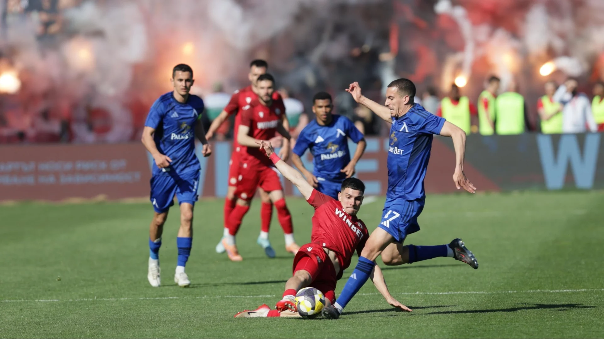 НА ЖИВО: ЦСКА 1:2 Левски, греда за "сините"