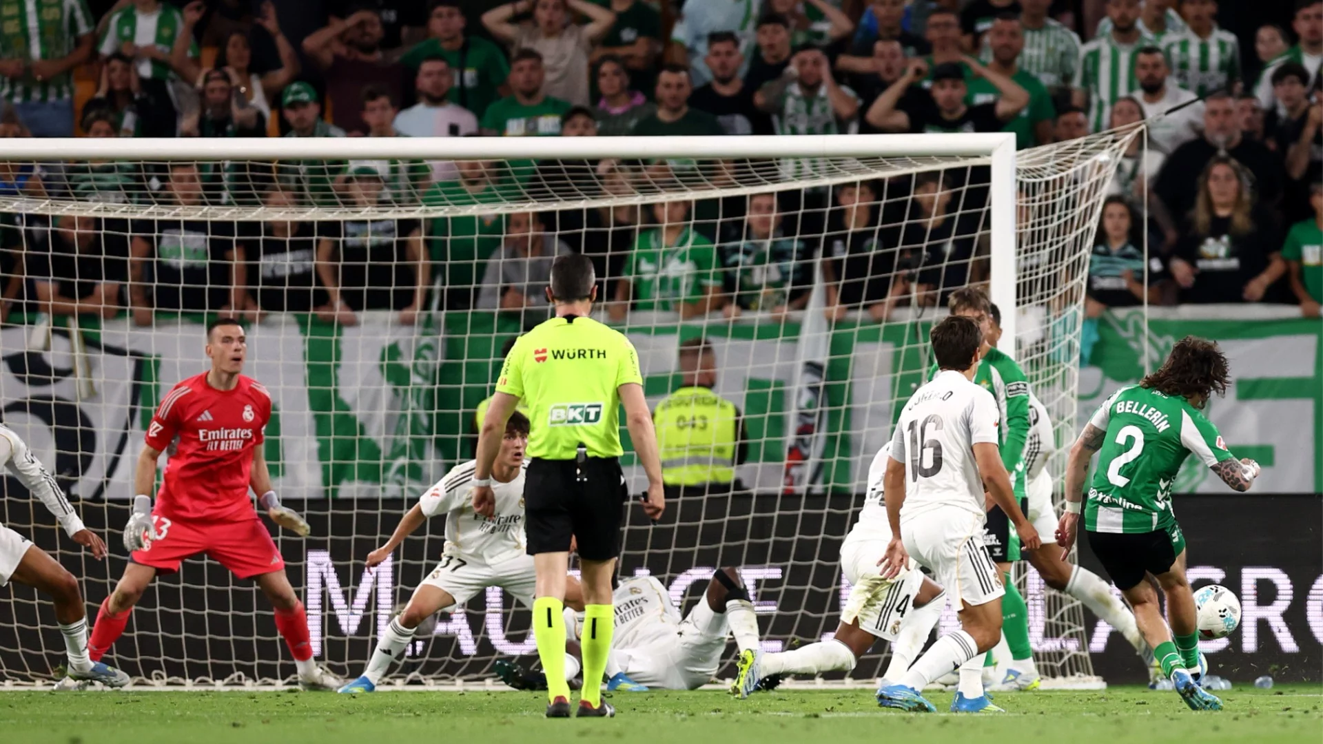 Реал Мадрид пак катастрофира! Гол в последните секунди стъжни "кралете"