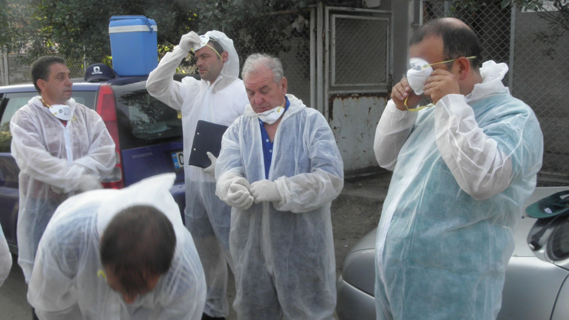 Общо 24 души са под наблюдение заради случая с антракс