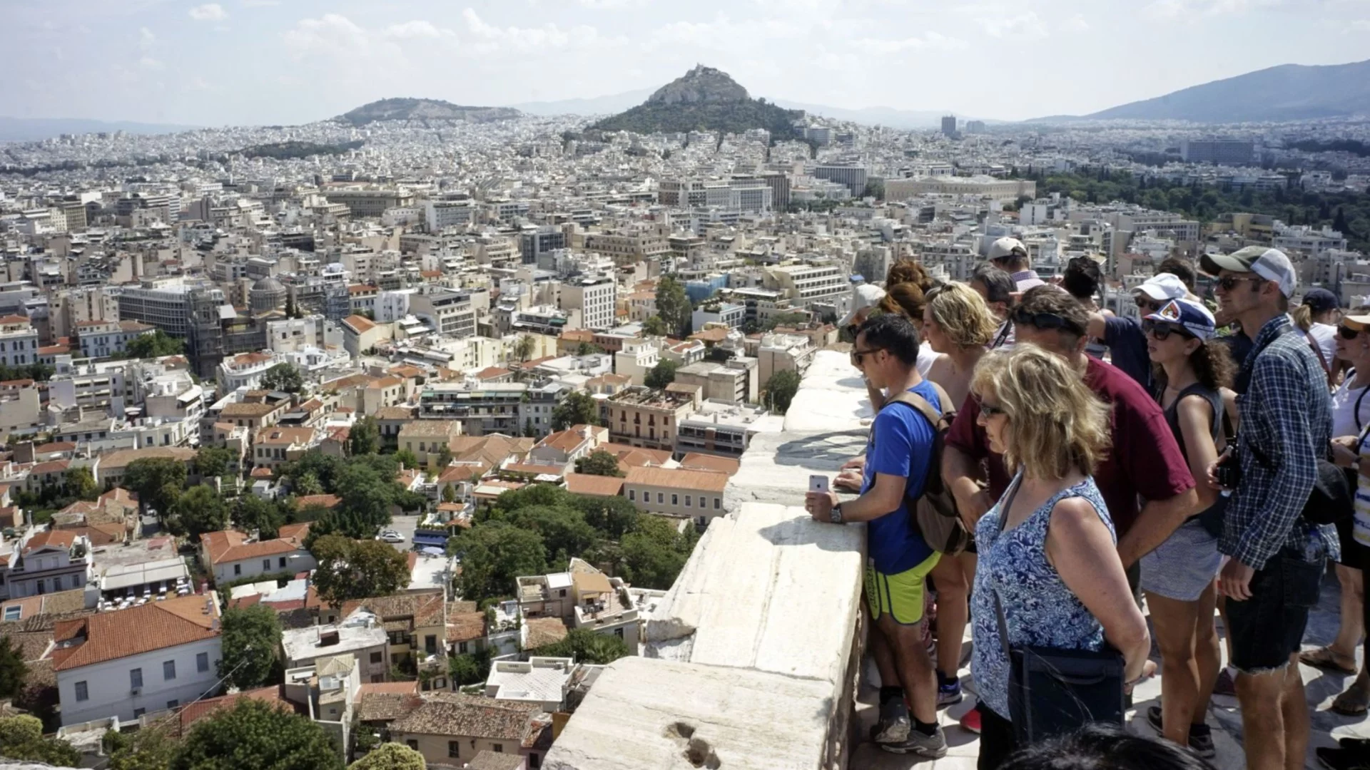 Гърция не иска повече туристи: Въвежда ограничения
