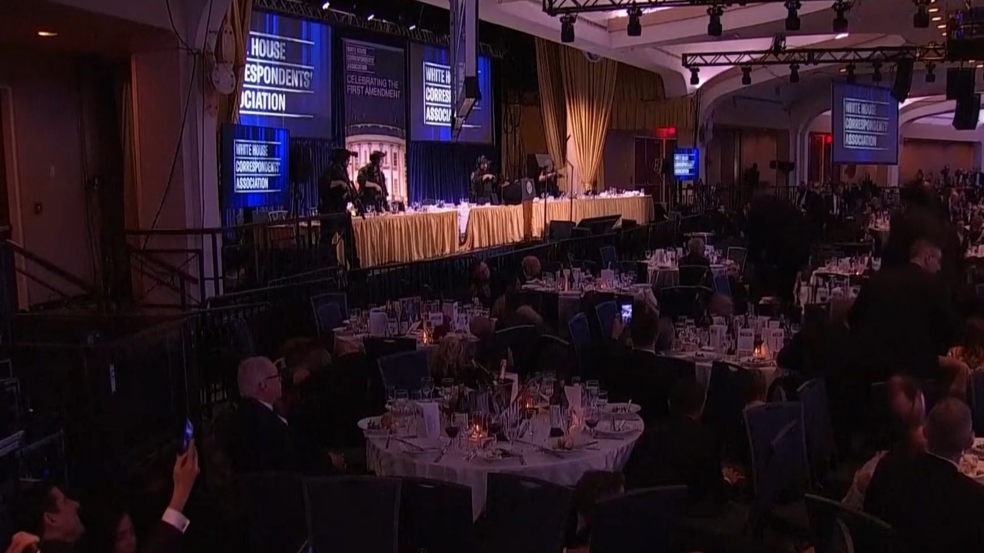 Покушение? Стрелба в Белия дом на събитие с Тръмп (ВИДЕО)