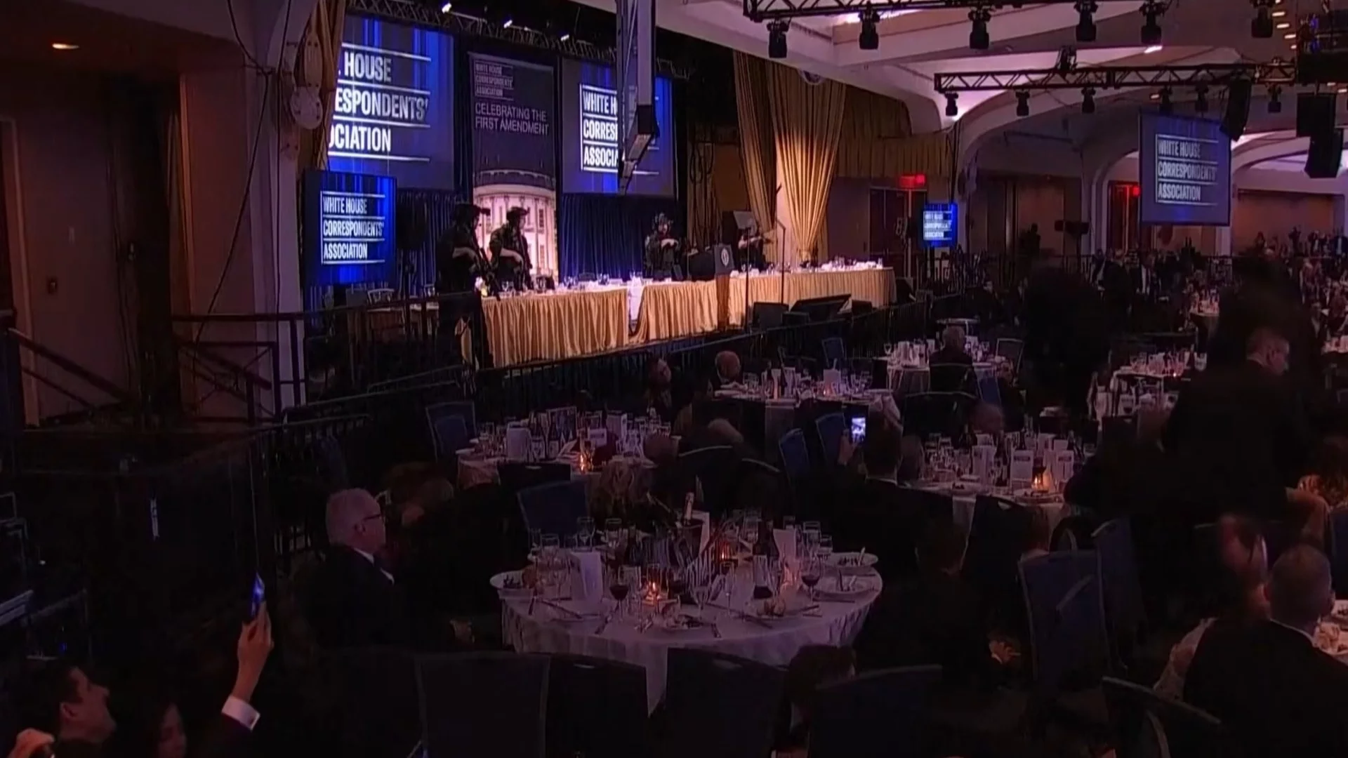 Покушение? Стрелба в Белия дом на събитие с Тръмп (ВИДЕО)