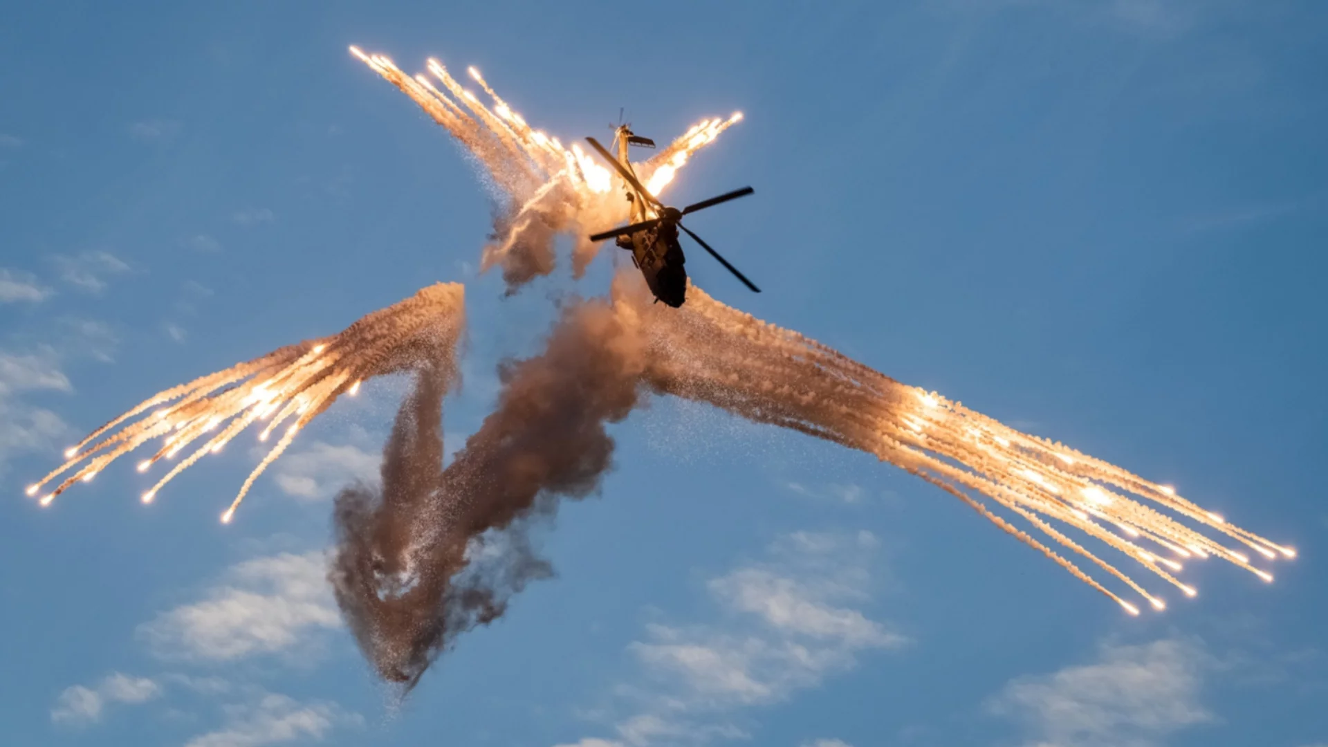 Руски военен хеликоптер на парчета: Туарегите и Ал Кайда за един ден притиснаха Русия в Мали (ВИДЕО)